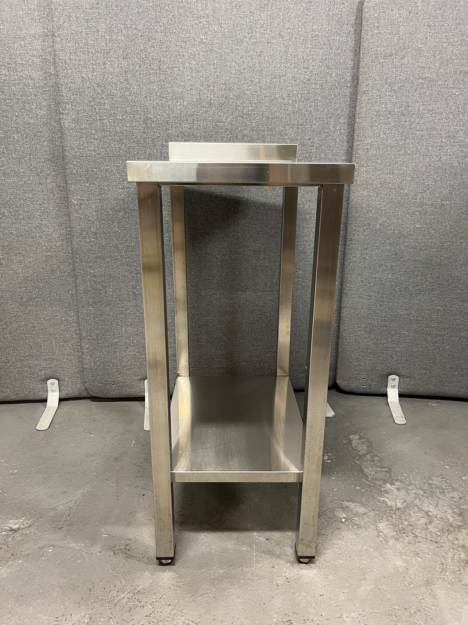 SELT / SOLD ryðfrítt stálborð, þurrkborð, preppborð með kant B40 D70 H90 sm. 2