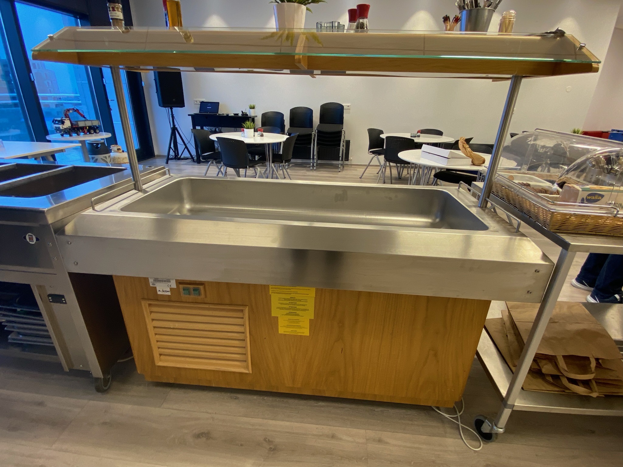 SELT / SOLD Kælisaladborð frá Özti (2016) 3
