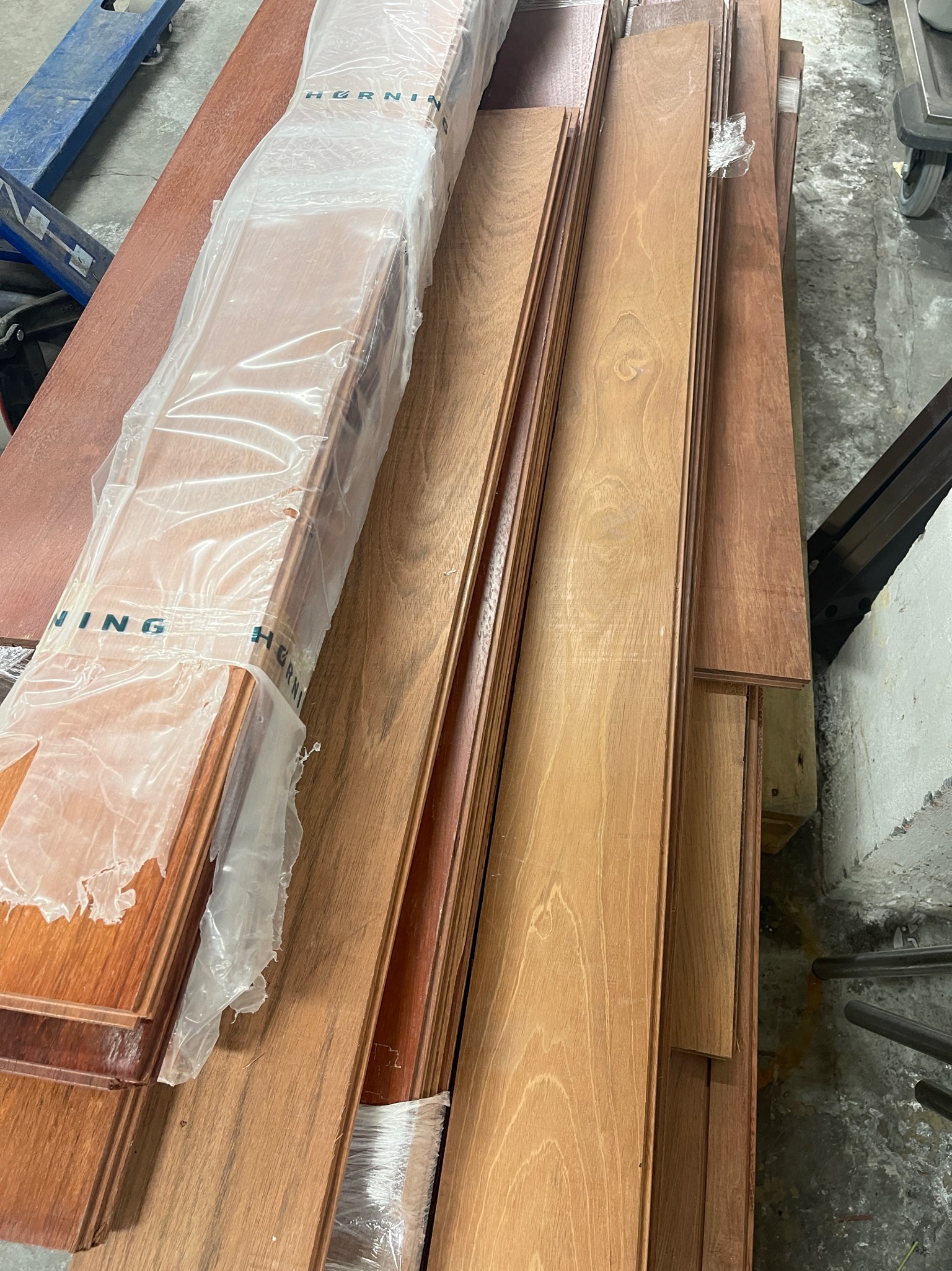 SELT / SOLD Flott gegnheilt parket 7