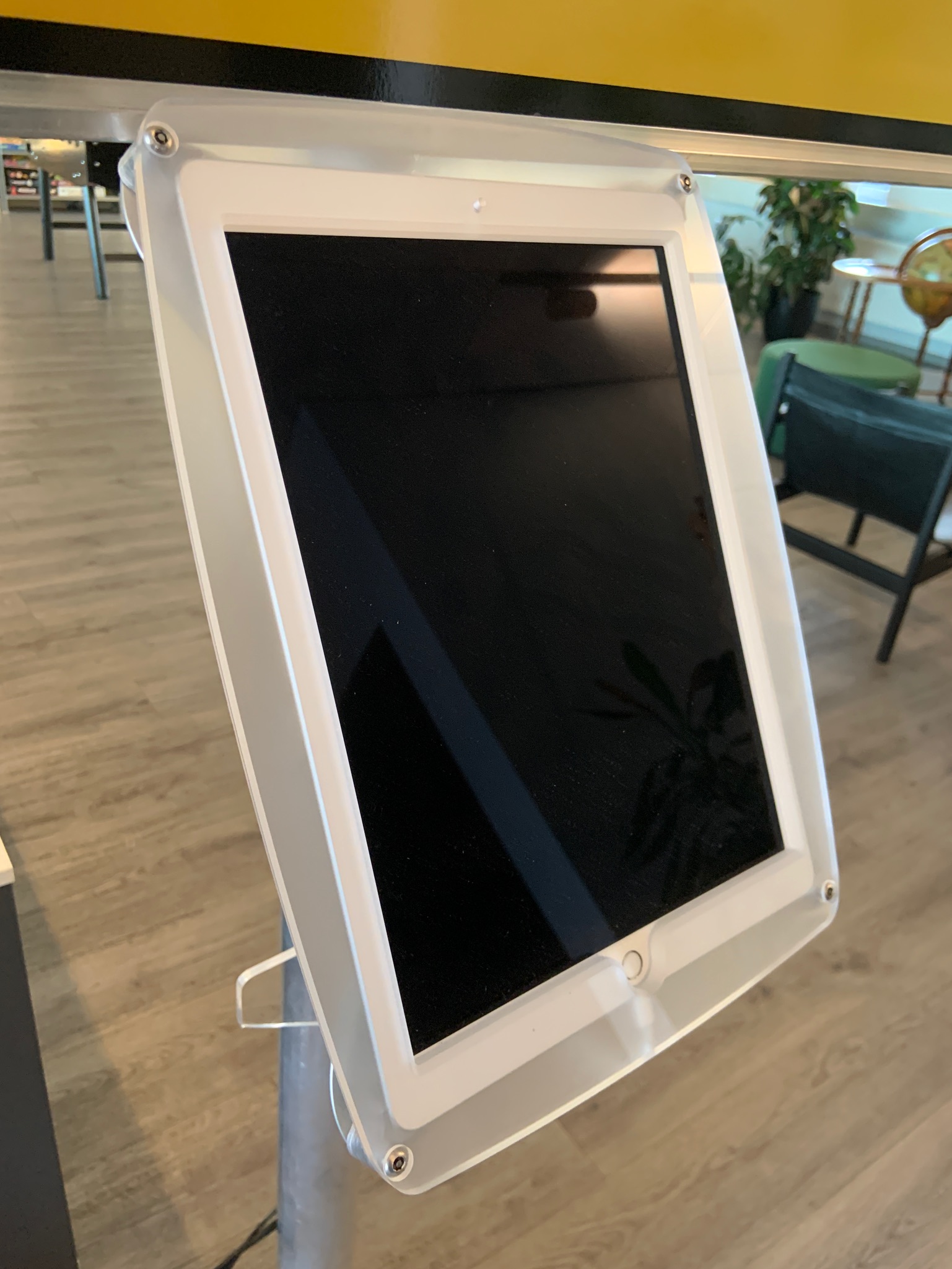 SELT / SOLD Tékkaðu þig inn! Ipadskilti 7