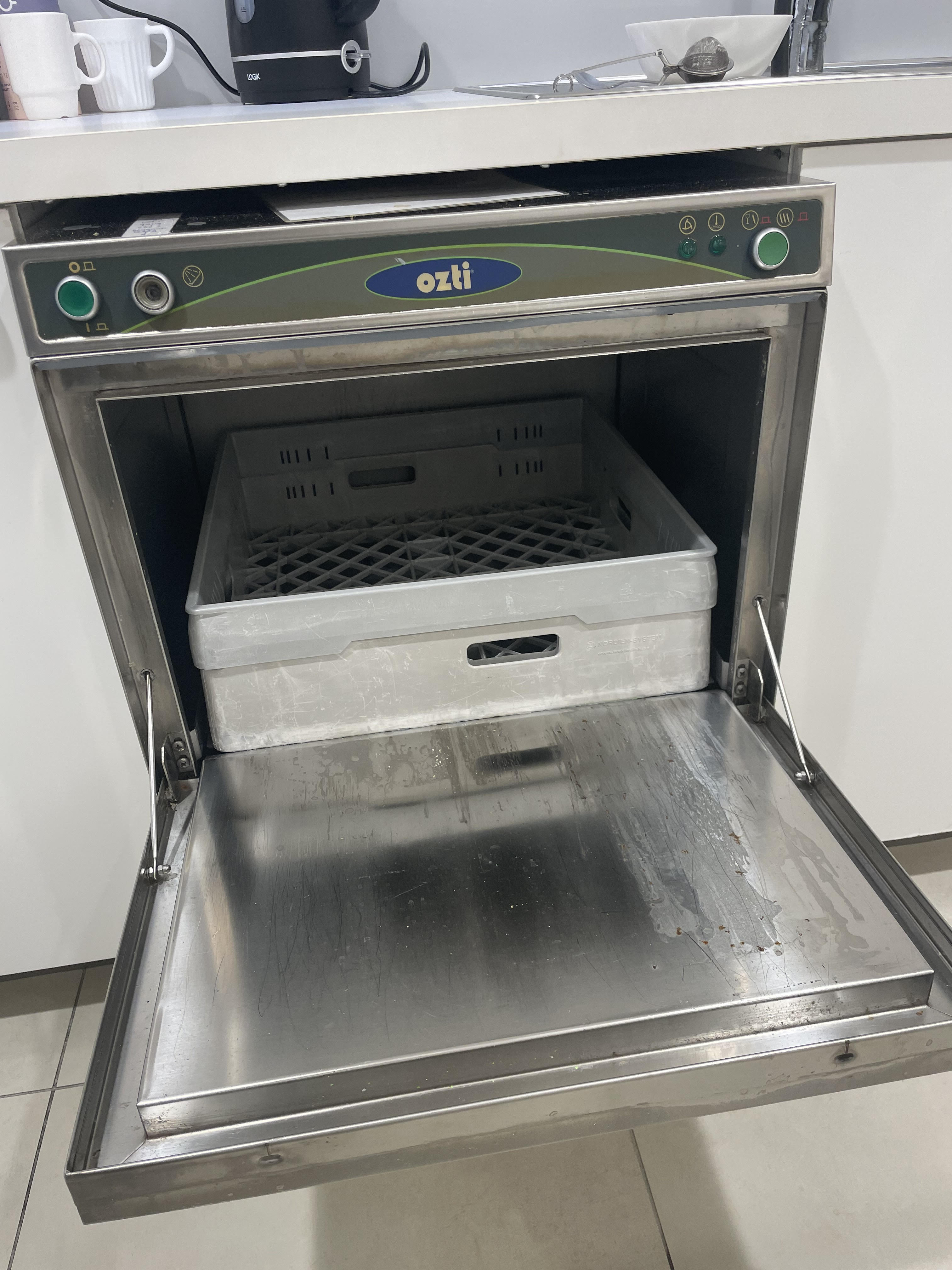 SELT / SOLD Ozti uppþvottavél frá Fastus 2