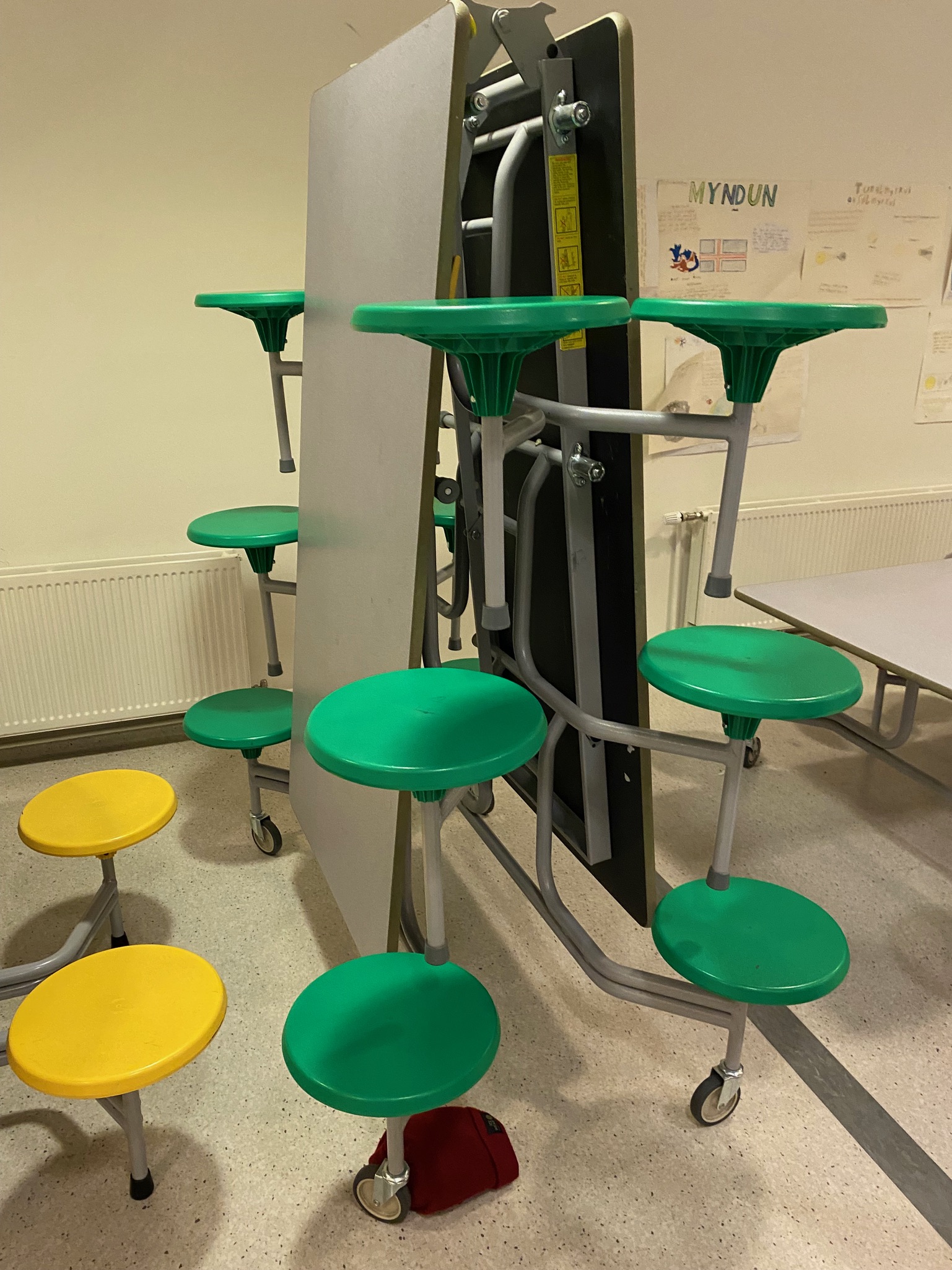 SELT / SOLD Flott mötuneytisborð fyrir skóla - Fellanleg (3 litir, 7 borð til) 6