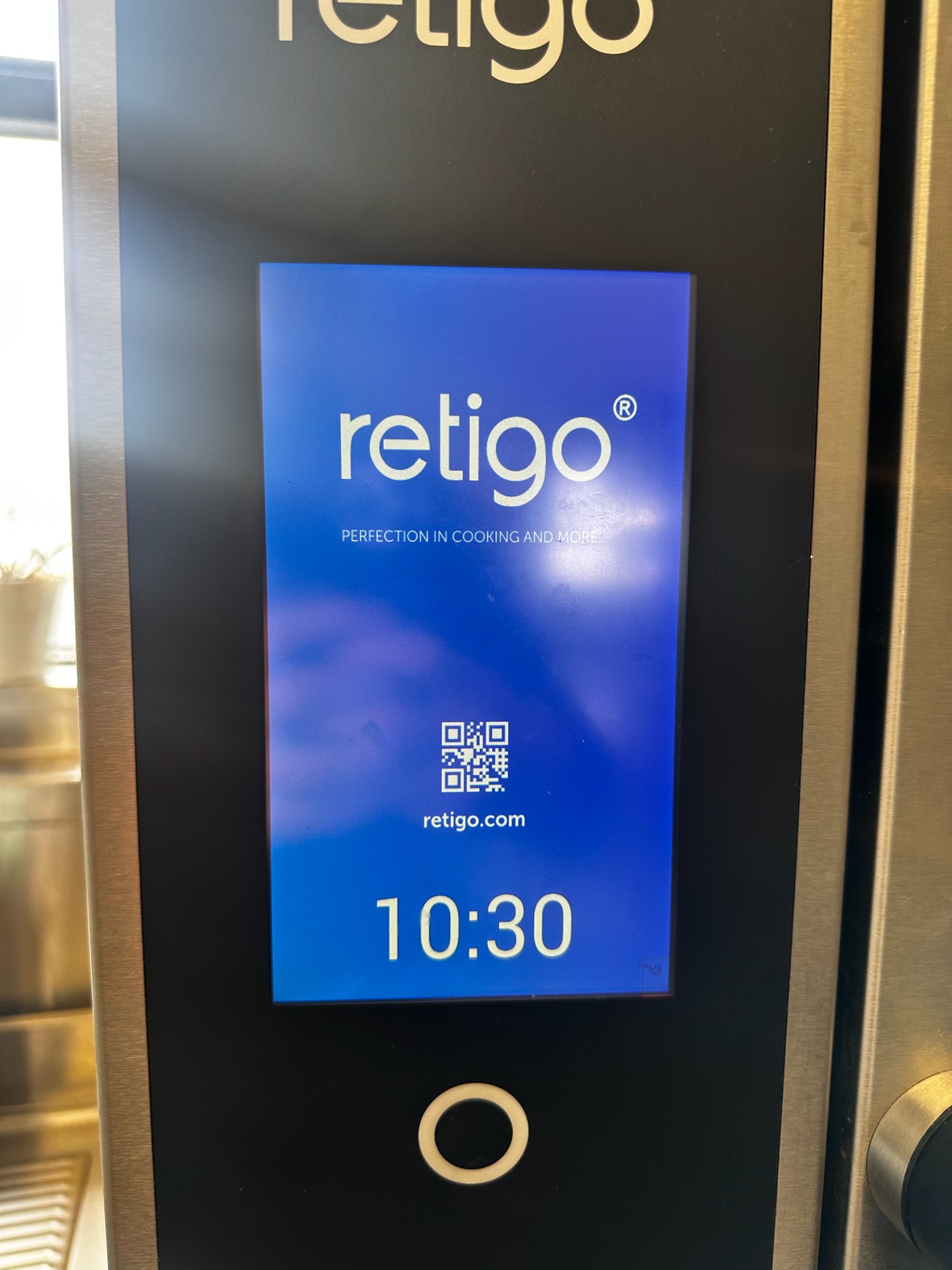 SELT / SOLD Retigo gufuofn á standi frá BVT 13