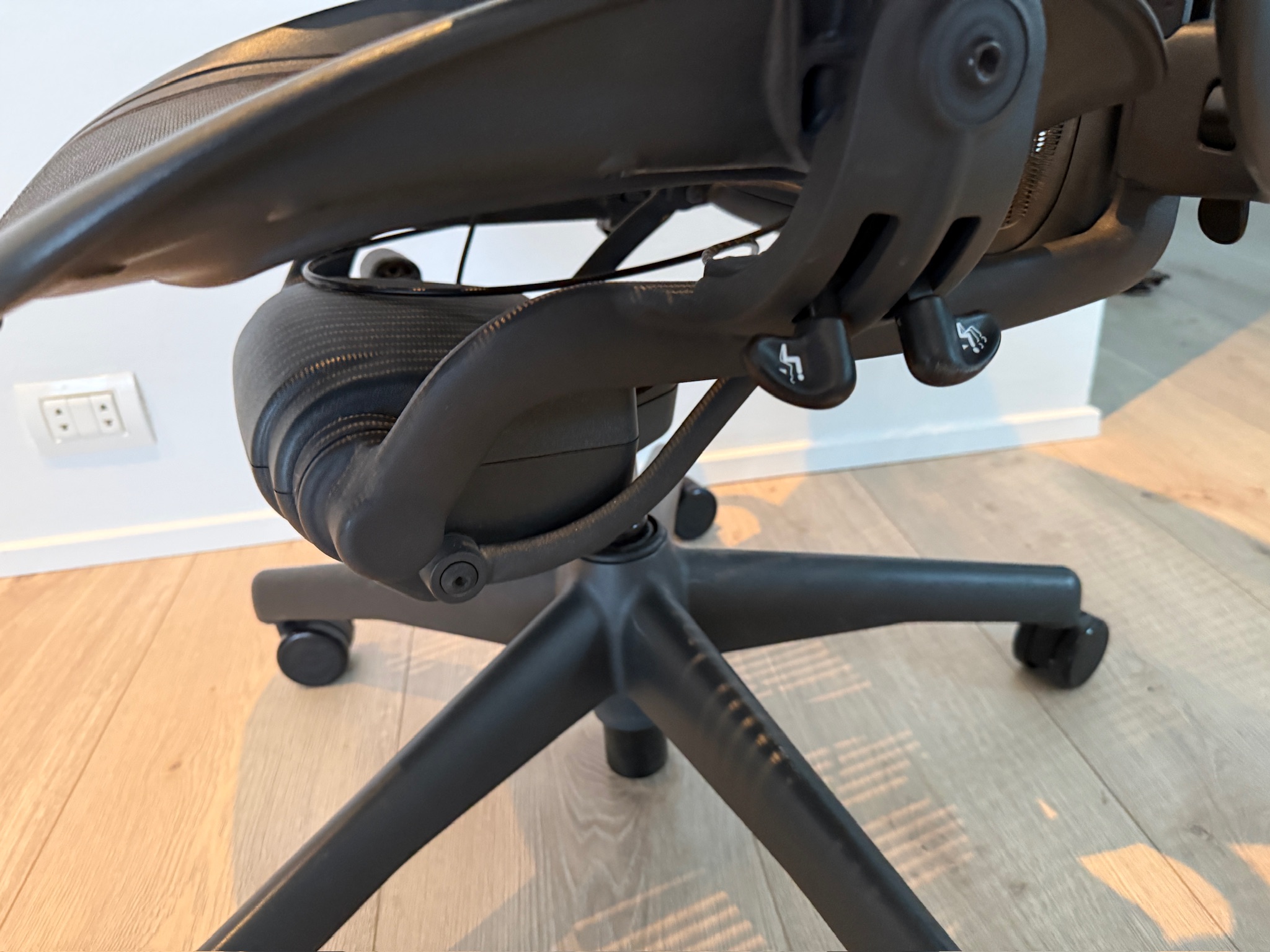 SELT / SOLD Herman Miller Aeron, B stærð 7