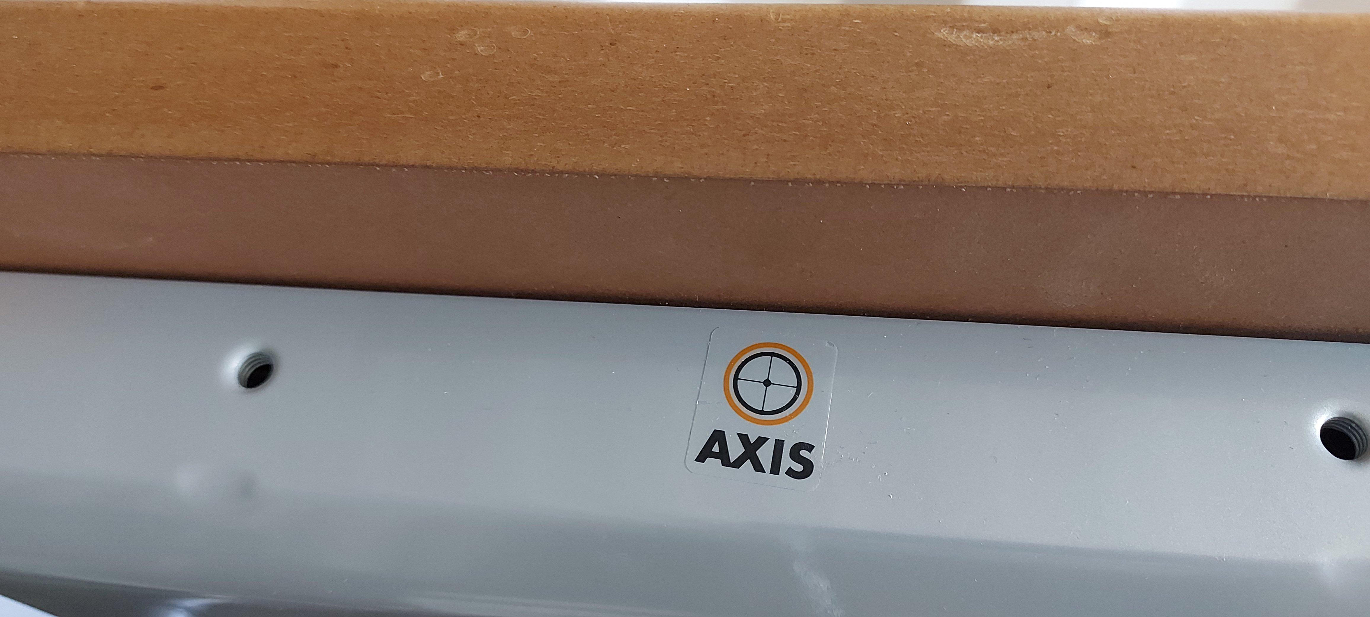 Selt/Endurnýtt-Rafmagnsborð frá Axis 5