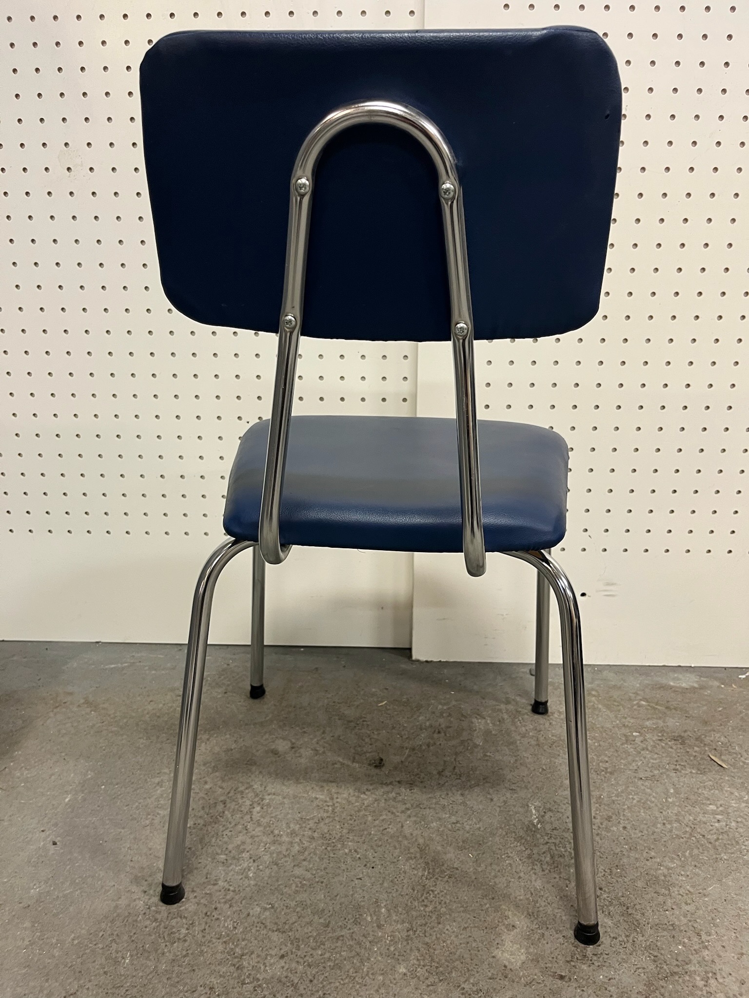 SELT / SOLD Mötuneytisstólar, staflanlegir 4