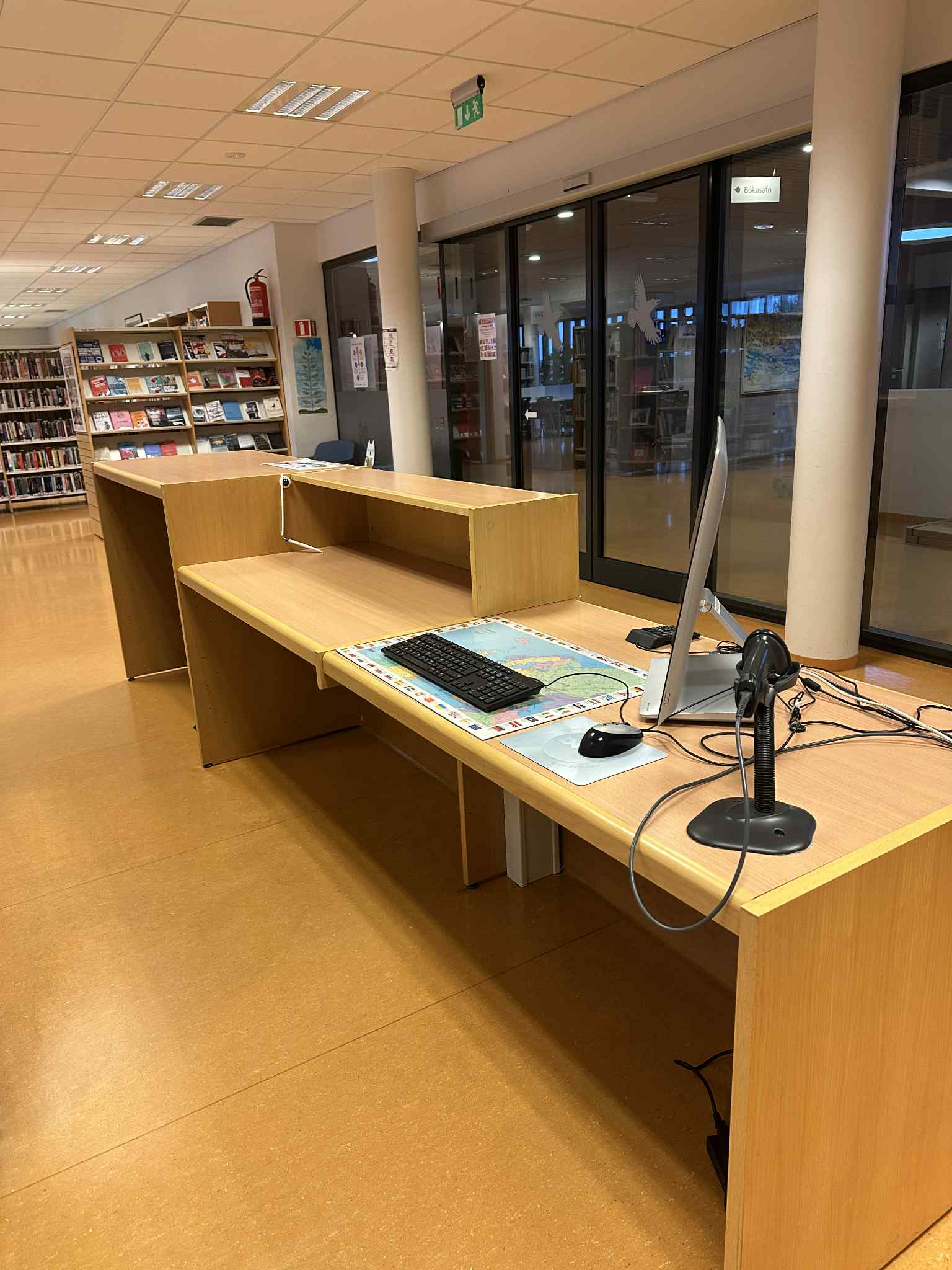 SELT / SOLD afgreiðsluborð fyrir verslanir - skóla - fyrirtæki - Pnr.