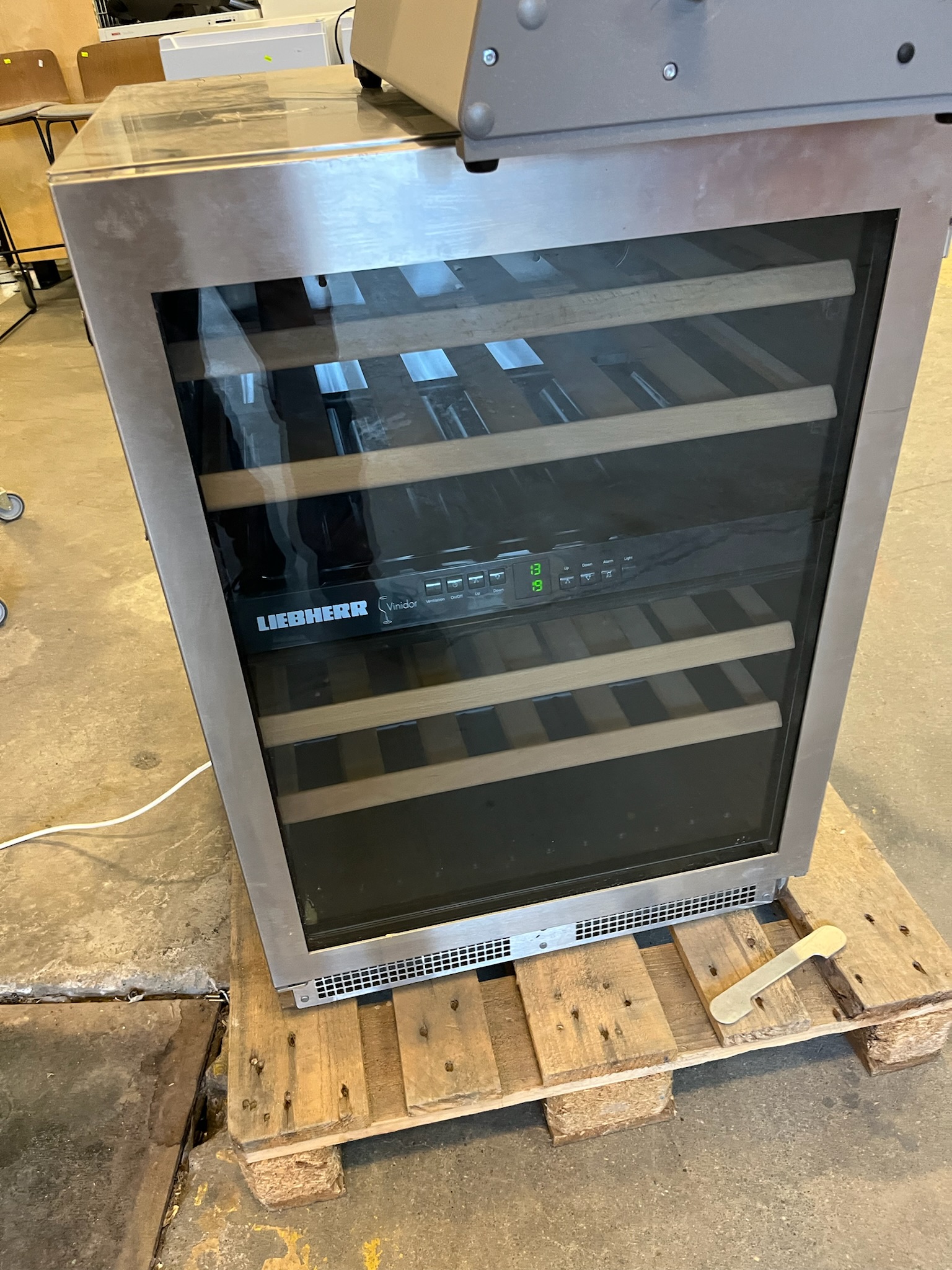 SELT / SOLD Liebherr vínkælir, 136 lítrar 3
