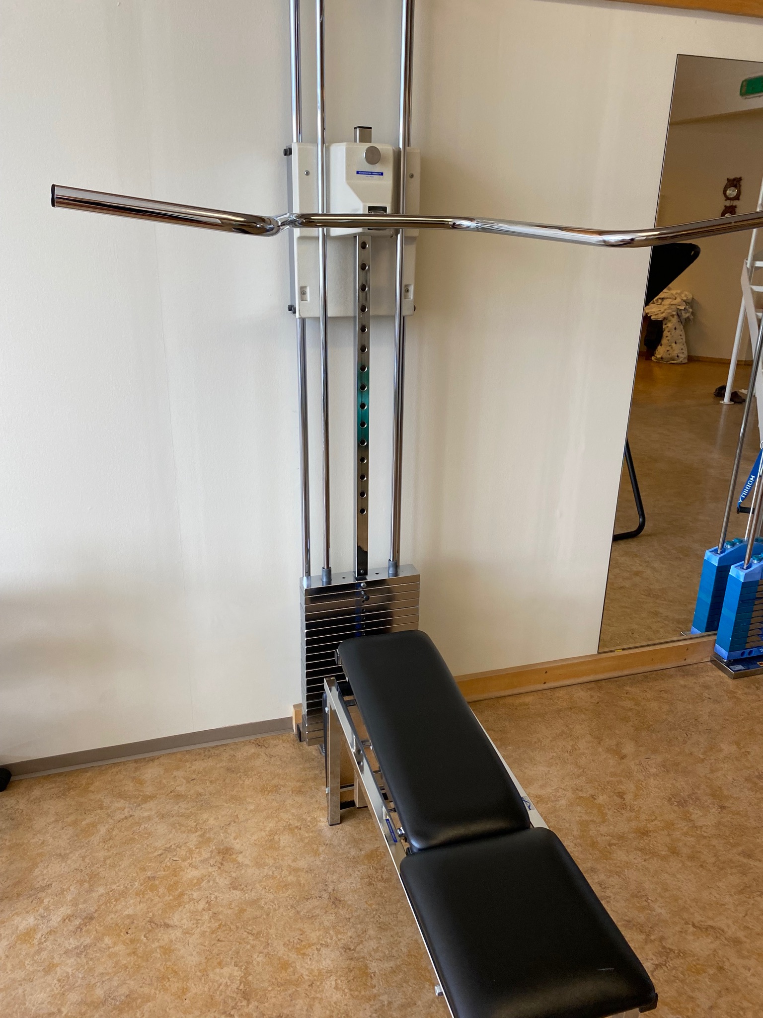 SELT / SOLD Pressutæki / Chest-Shoulder press 3