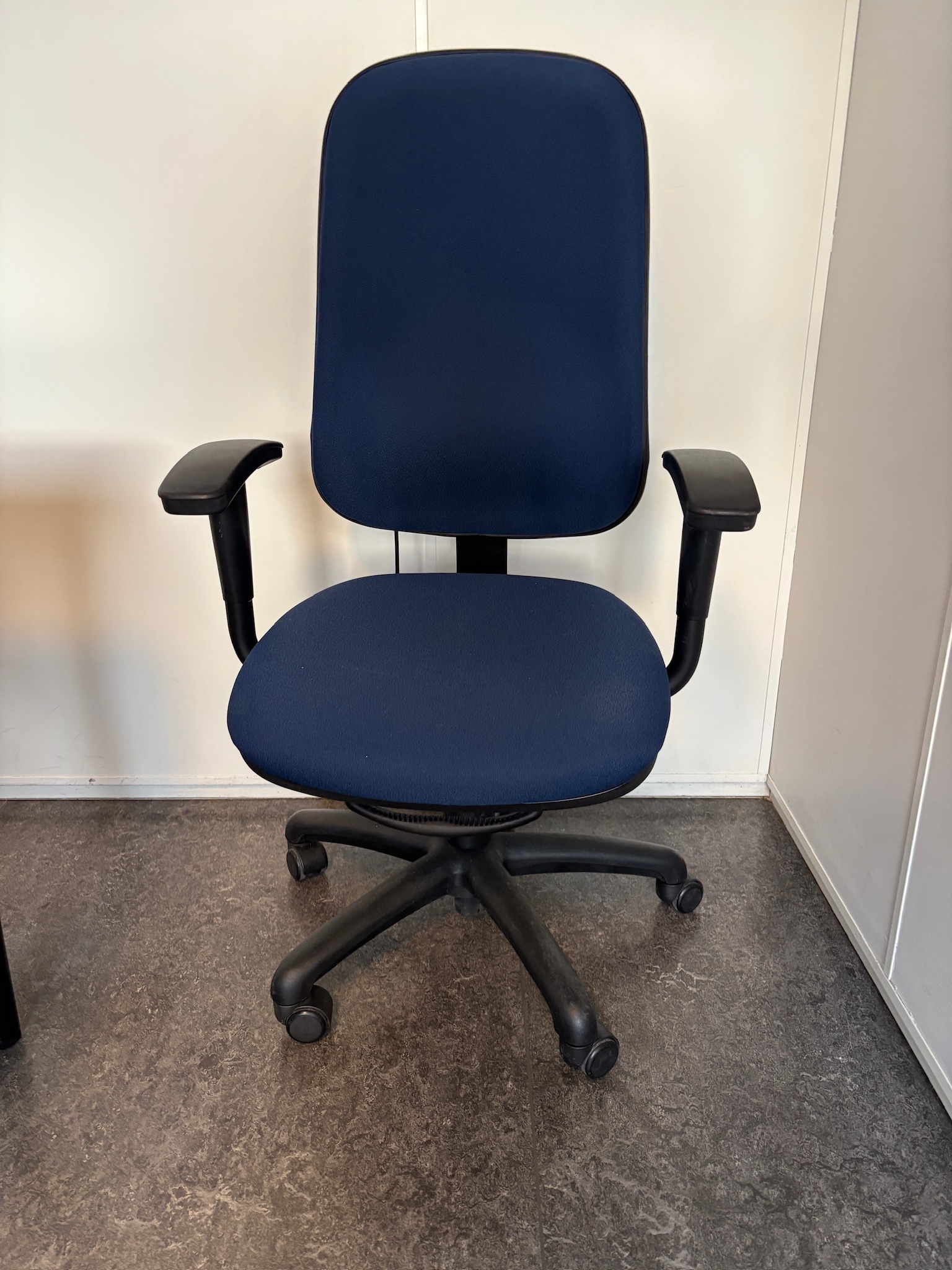 SELT / SOLD Mark 30 skrifborðsstóll frá Á. Guðmundsson