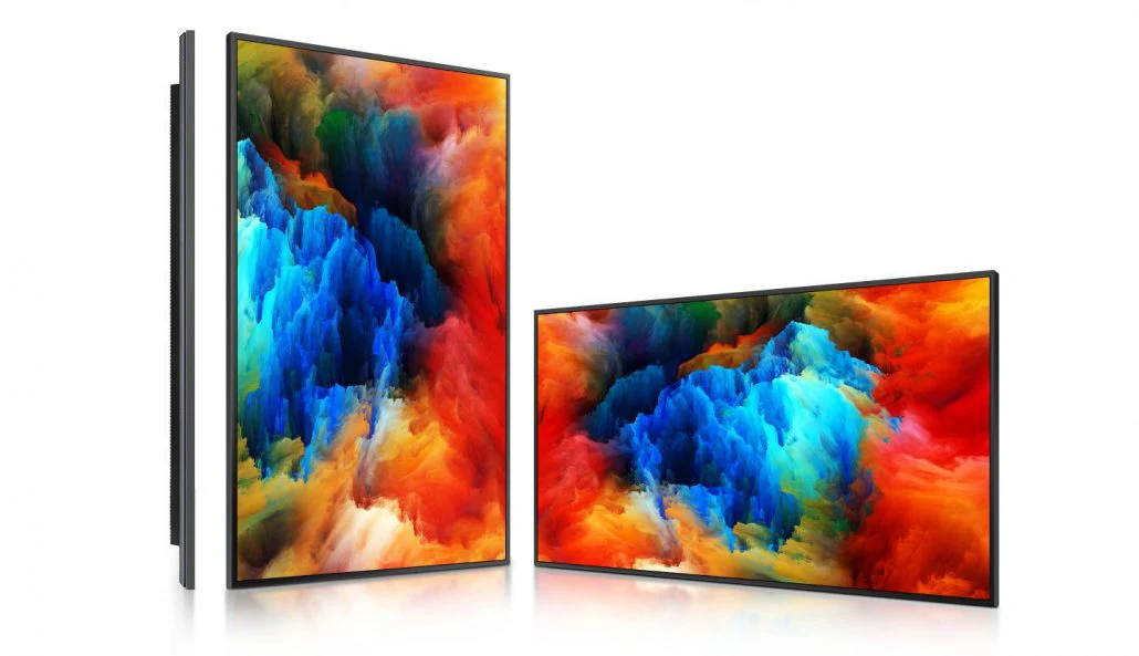 SELT / SOLD -Samsung QMR upplýsingaskjár, 65'', 4K - 16 tíma notkun á sólarhring