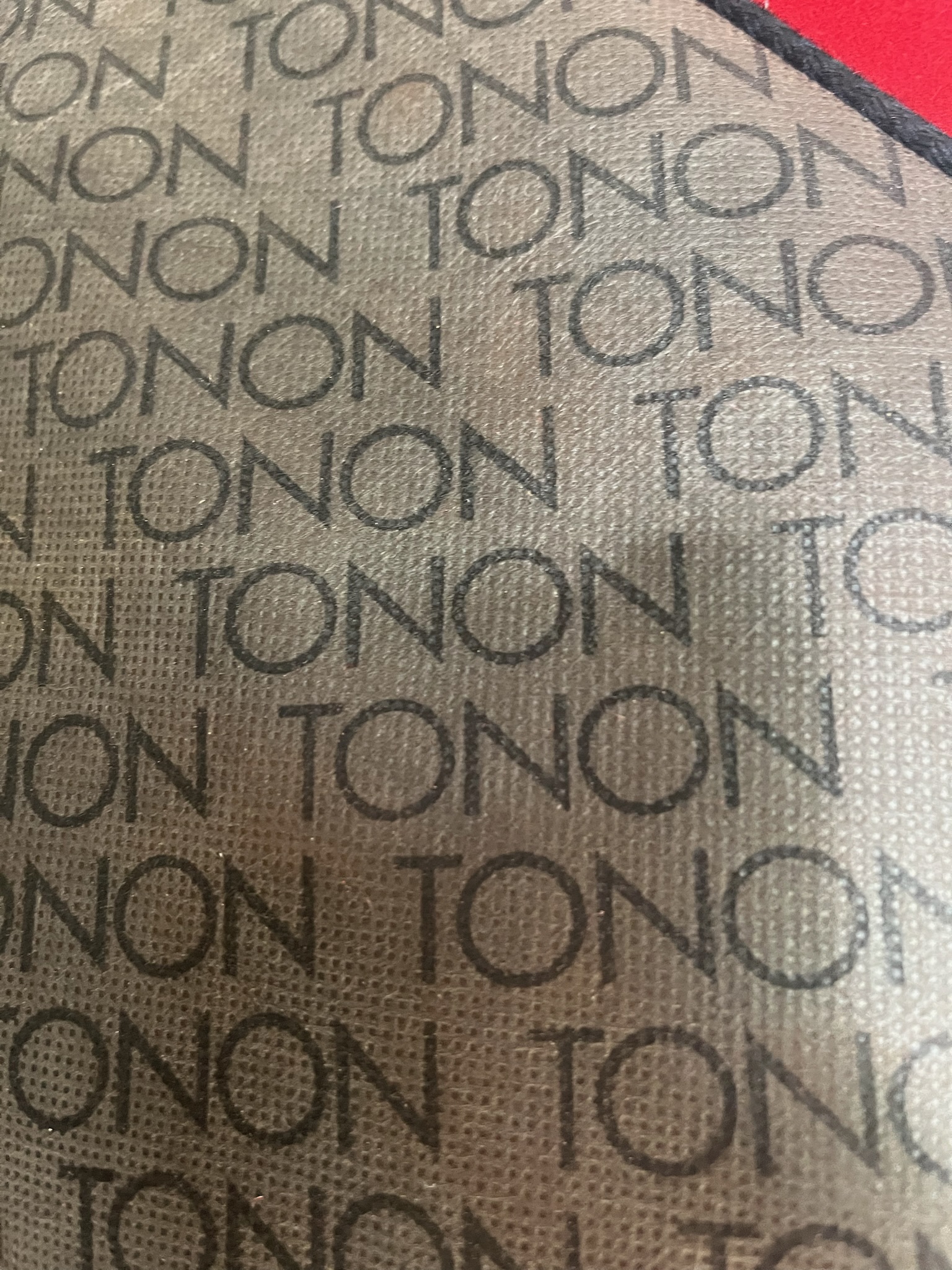 SELT / SOLD Tonon hönnunarstóll 4