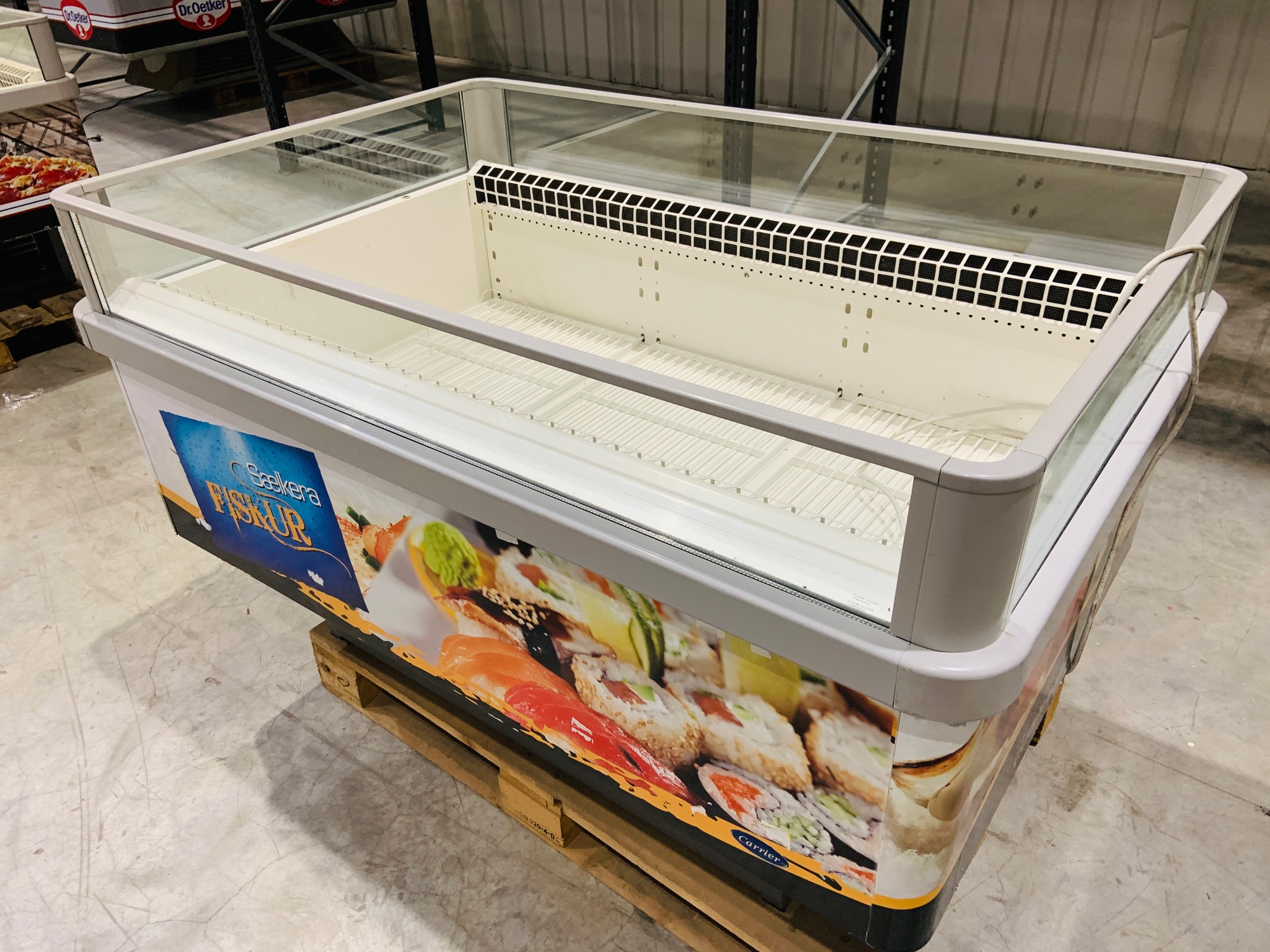 SELT / SOLD Carrier Presenter kælir 1545/85