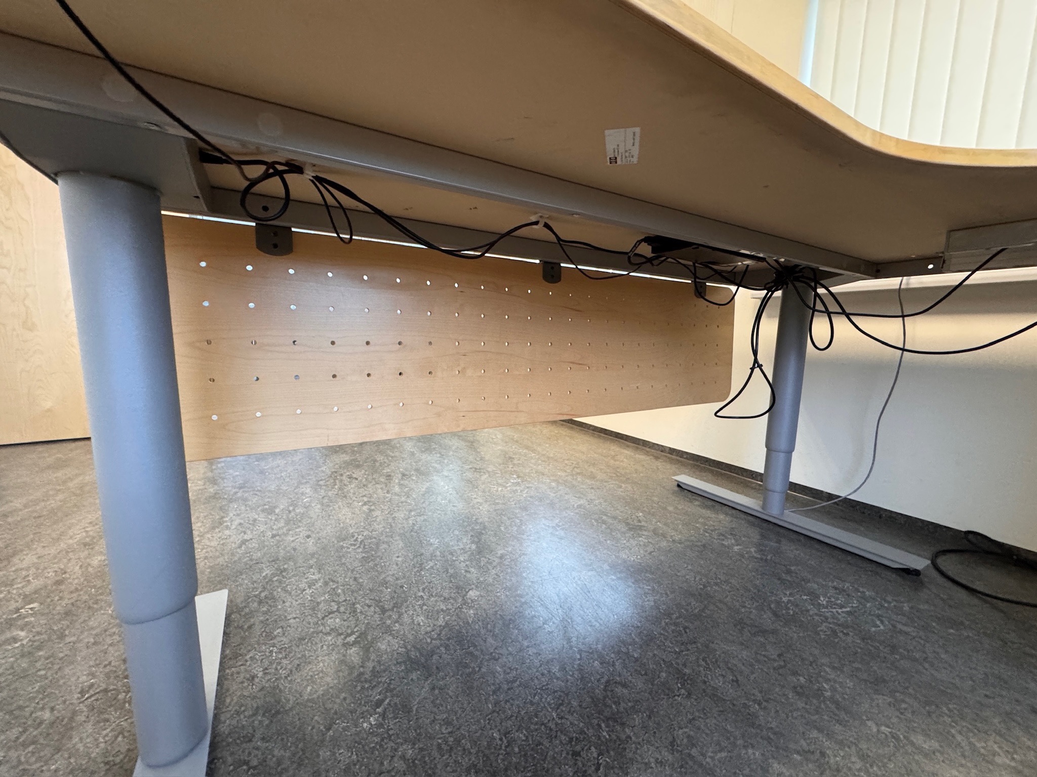 SELT / SOLD Hornrafmagnsborð 200x180 hægri vinkill frá EFG 5