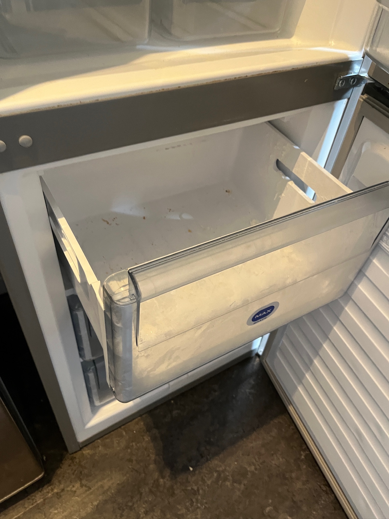 SELT / SOLD - Whirlpool ísskápur með frysti - H188sm. 6