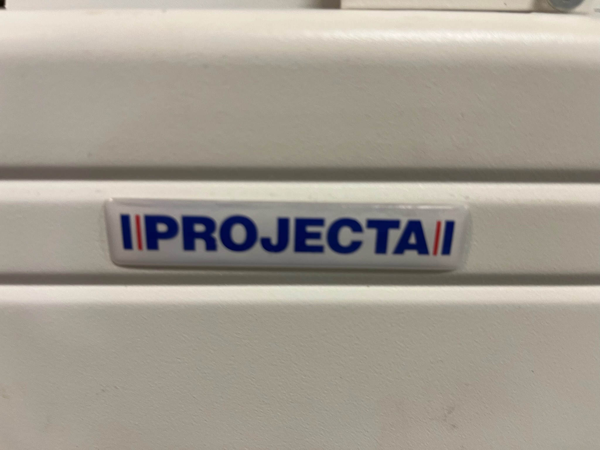 SELT / SOLD Sýningartjald frá Projecta, 252,5 sm. 6