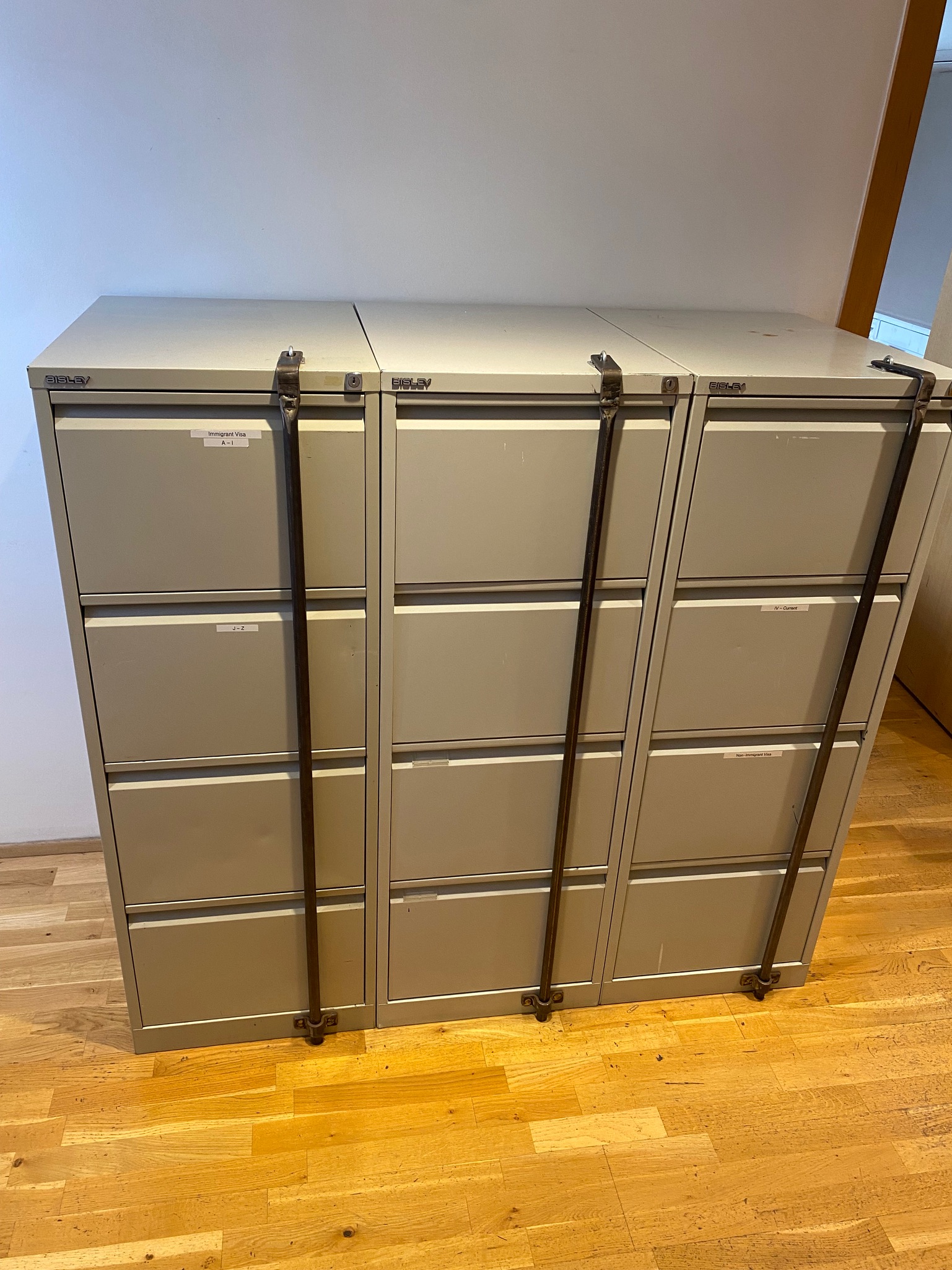 SELT / SOLD Bisley skjalaskápar