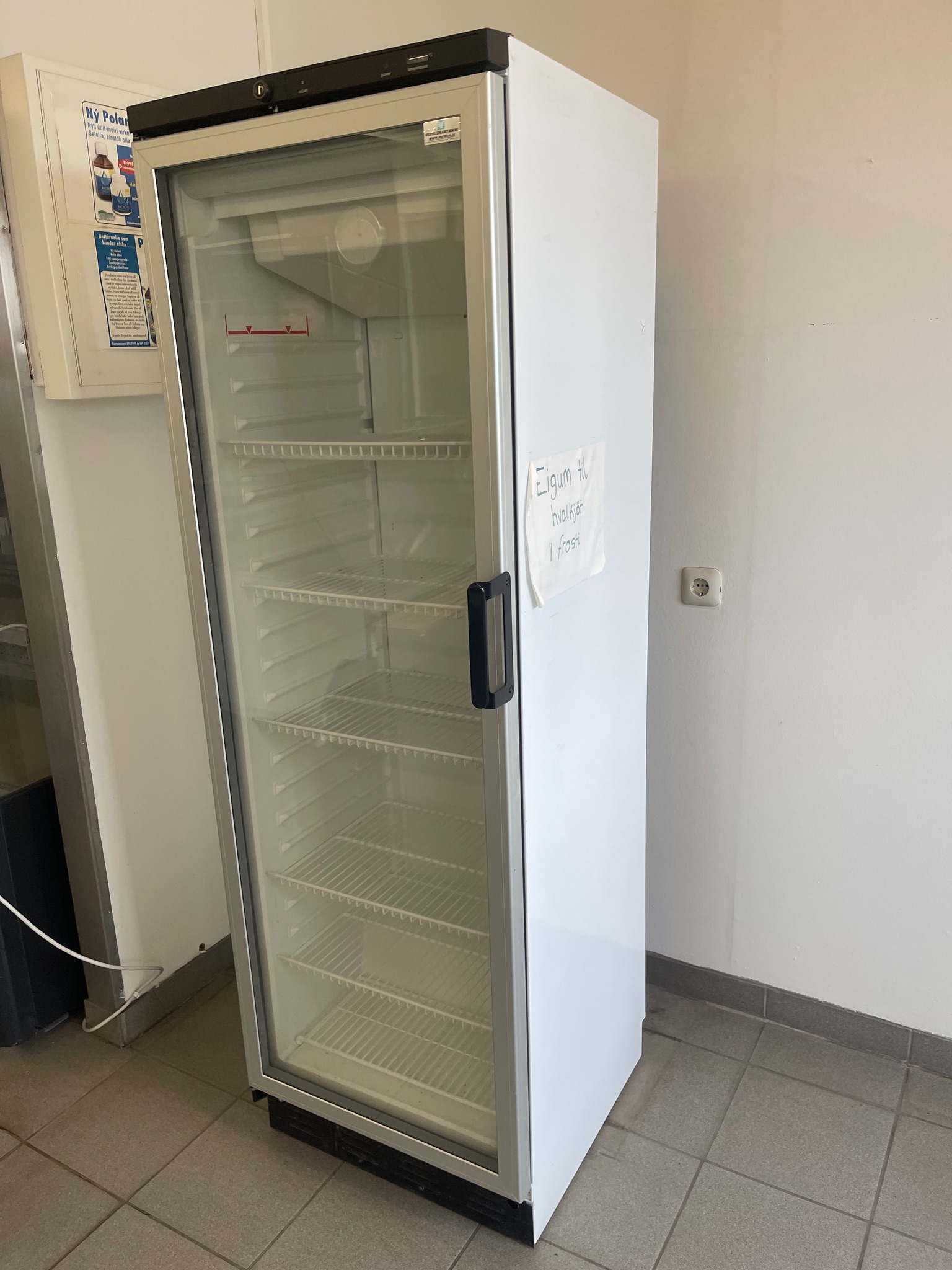SELT / SOLD Vesfrost glerhurðafrystir, 310L