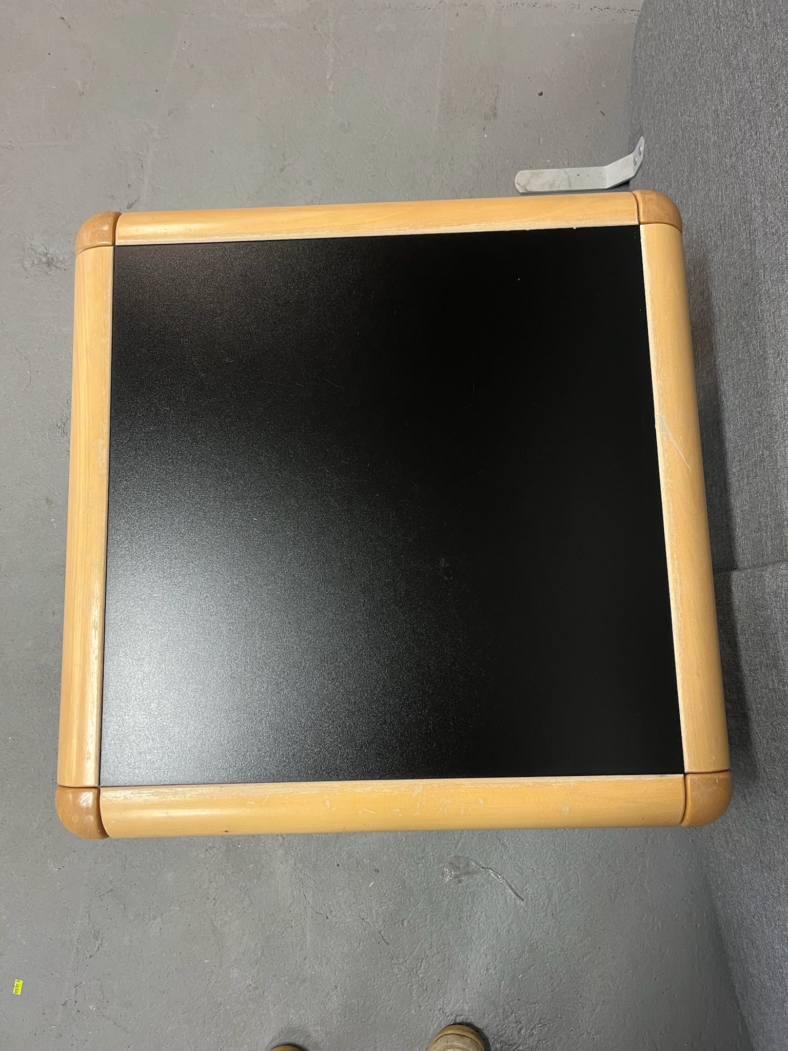 SELT / SOLD Danskt sófaborð, antík, B66 x D66 x H54 sm. - Alþingi 2