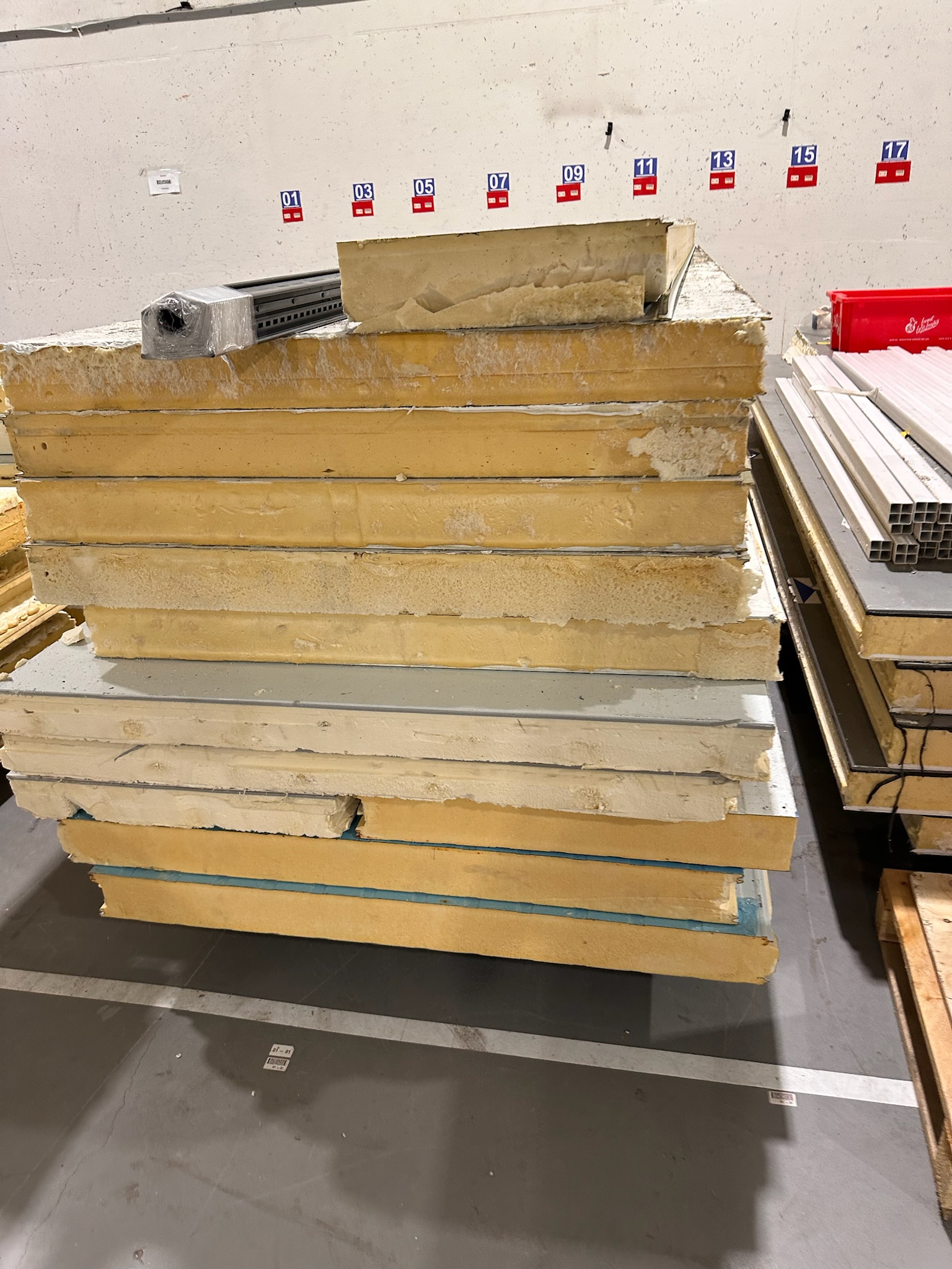 SELT / SOLD Yleiningar - 200 fm 5
