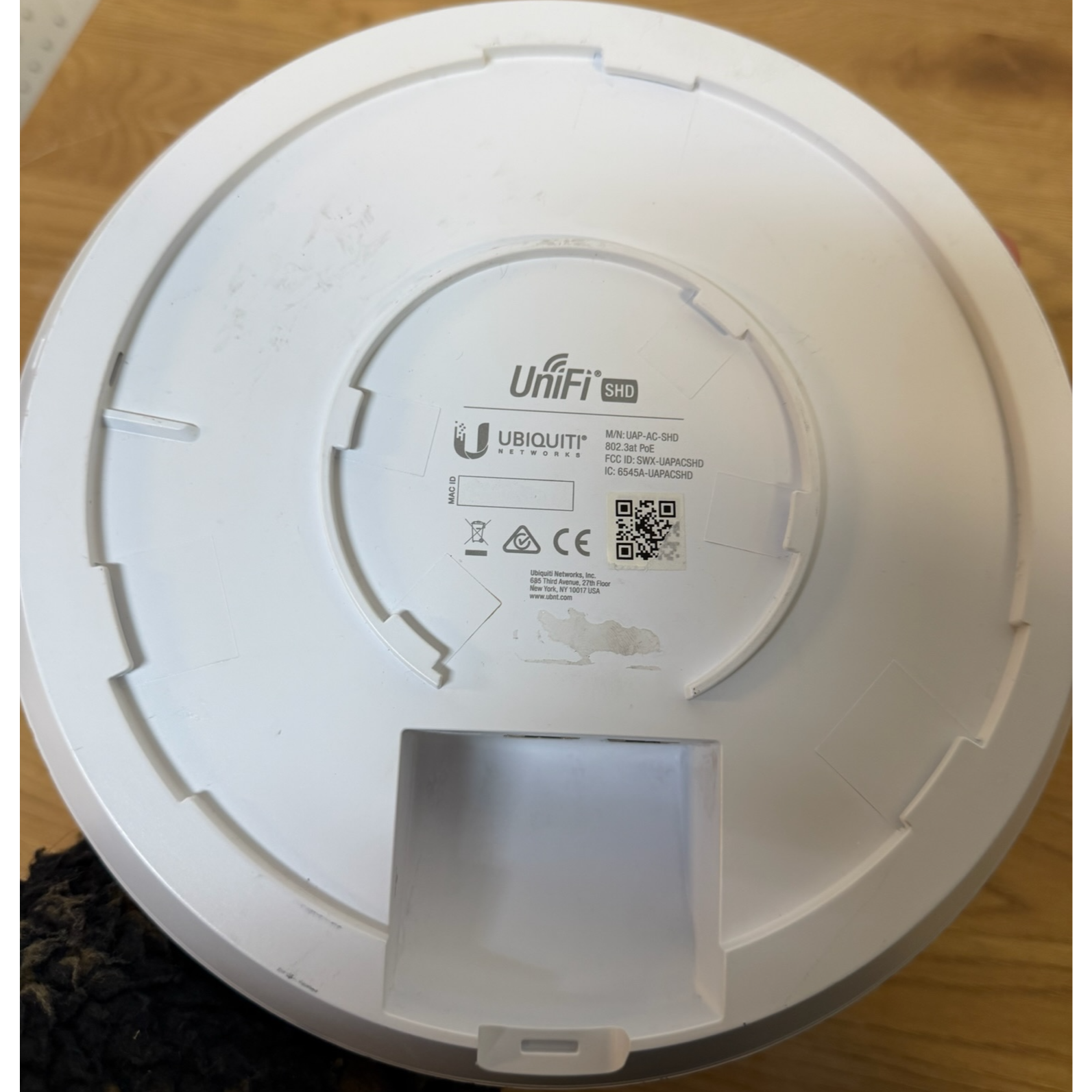 SELT / SOLD UniFi þráðlaus aðgangspunktur frá Ofar 2