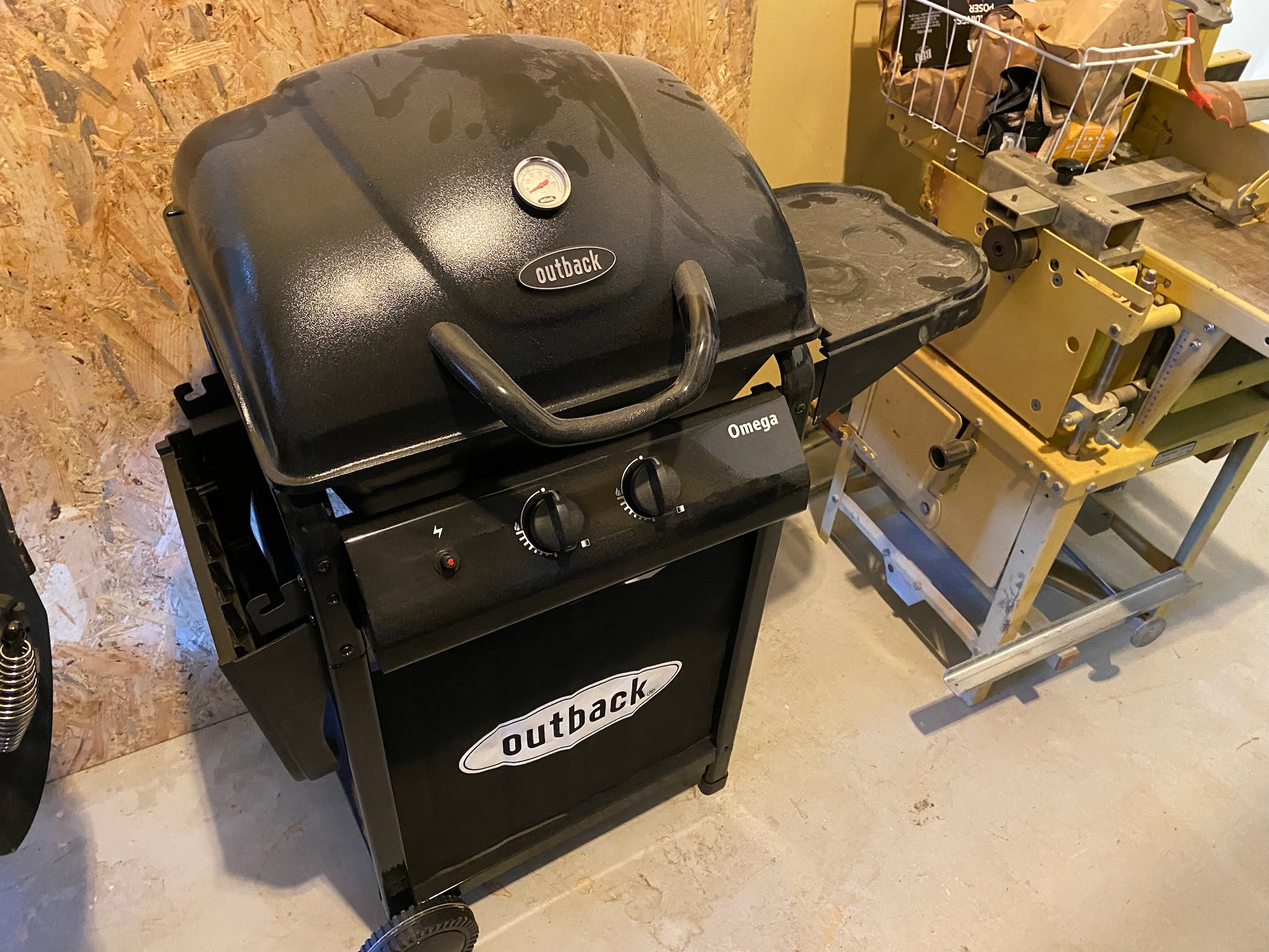 SELT / SOLD Gasgrill Omega 200 Outback (ónotað)