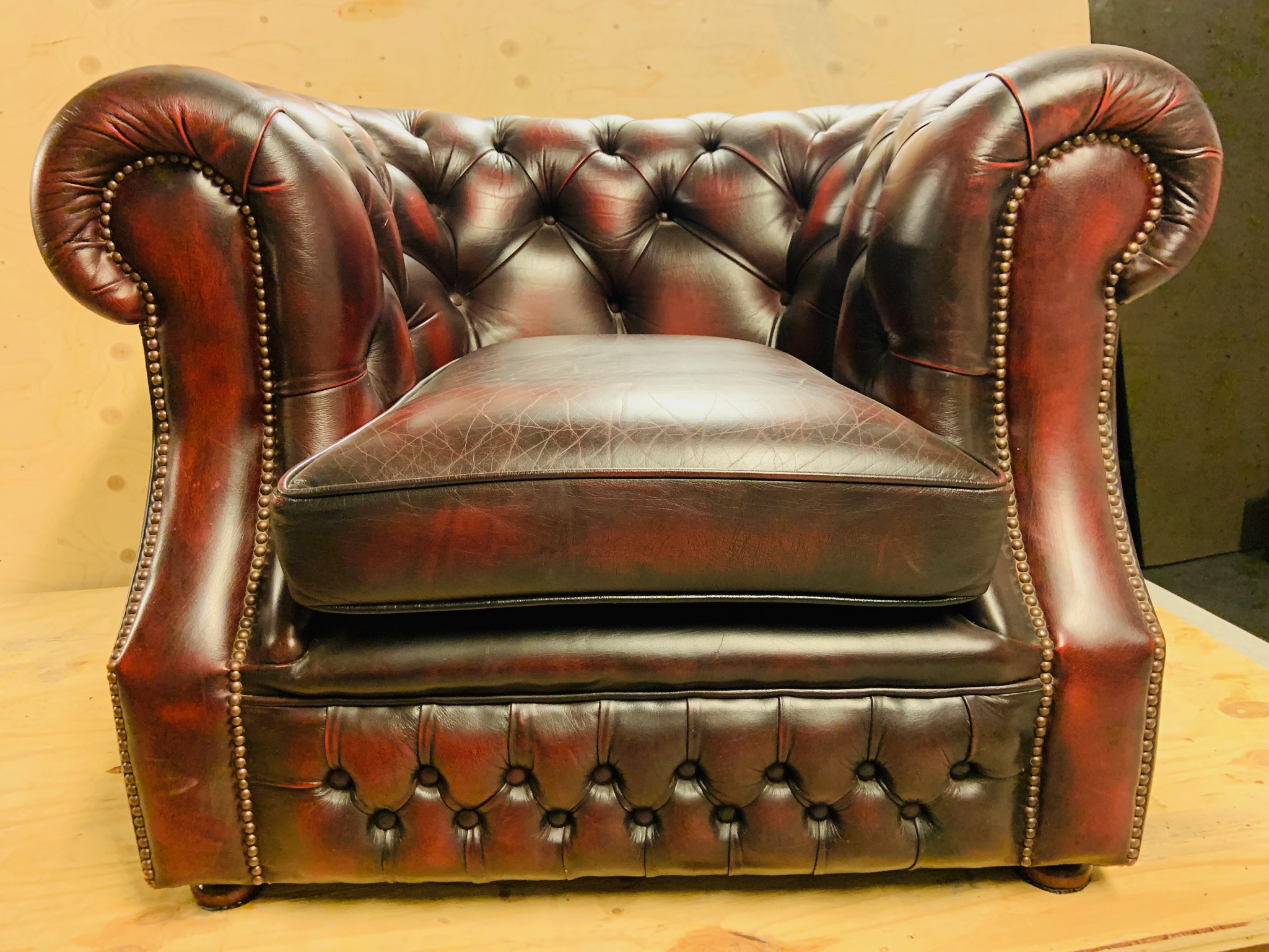 SELT / SOLD-Chesterfield sófasett 3+1+1 5
