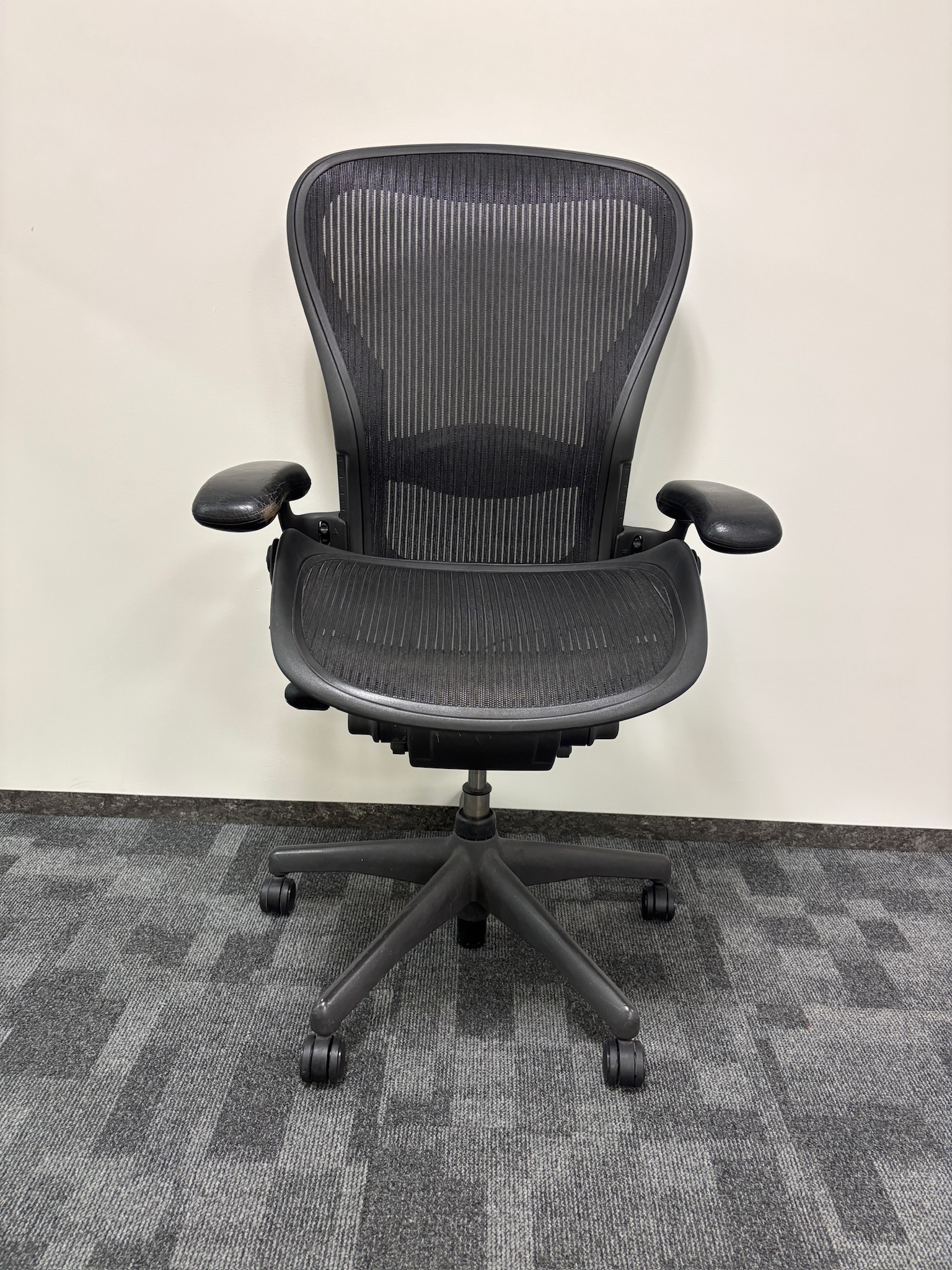 SELT / SOLD Herman Miller Aeron, B stærð