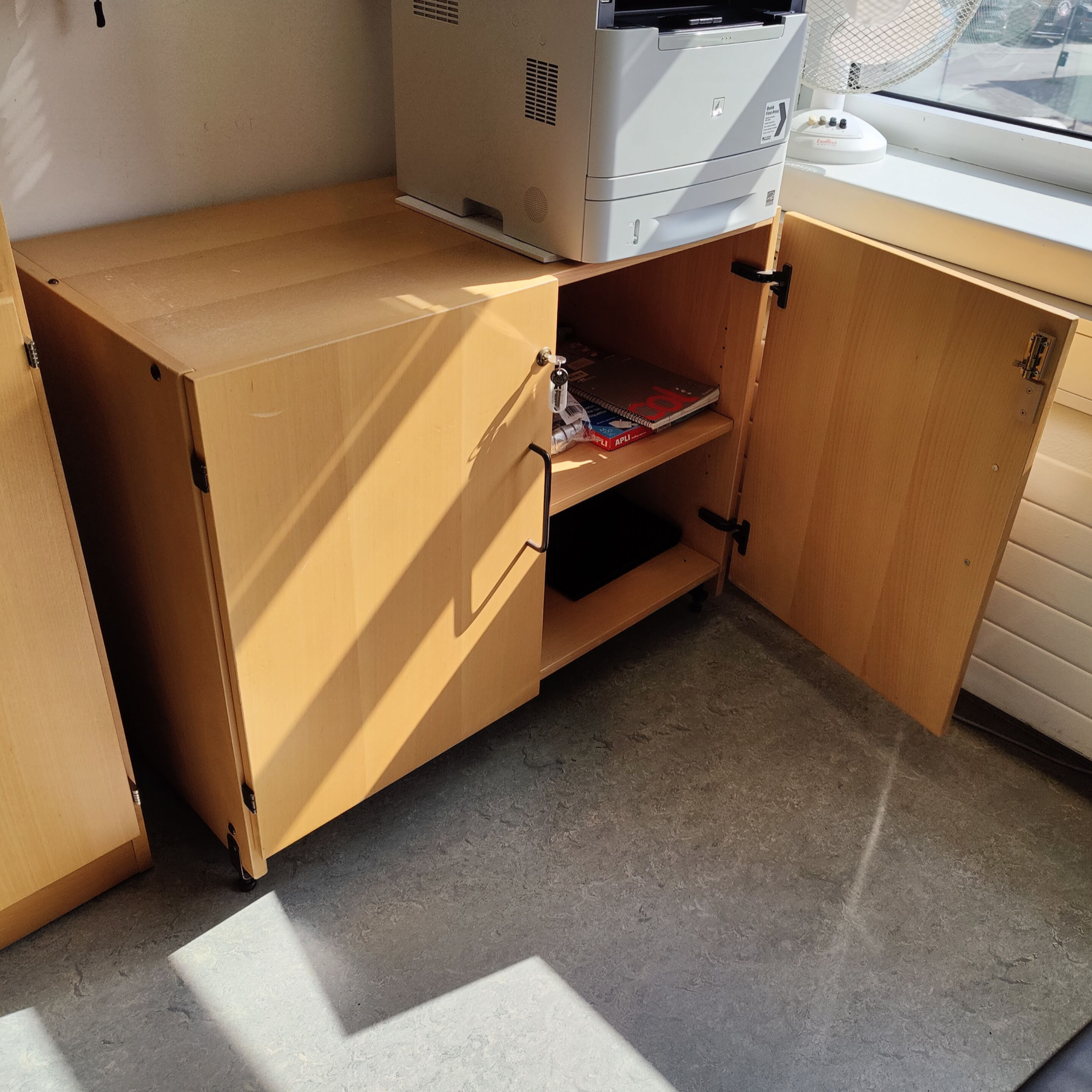 SELT / SOLD Skrifstofuskápur frá Á. Guðmundsson - Ísafjörður
