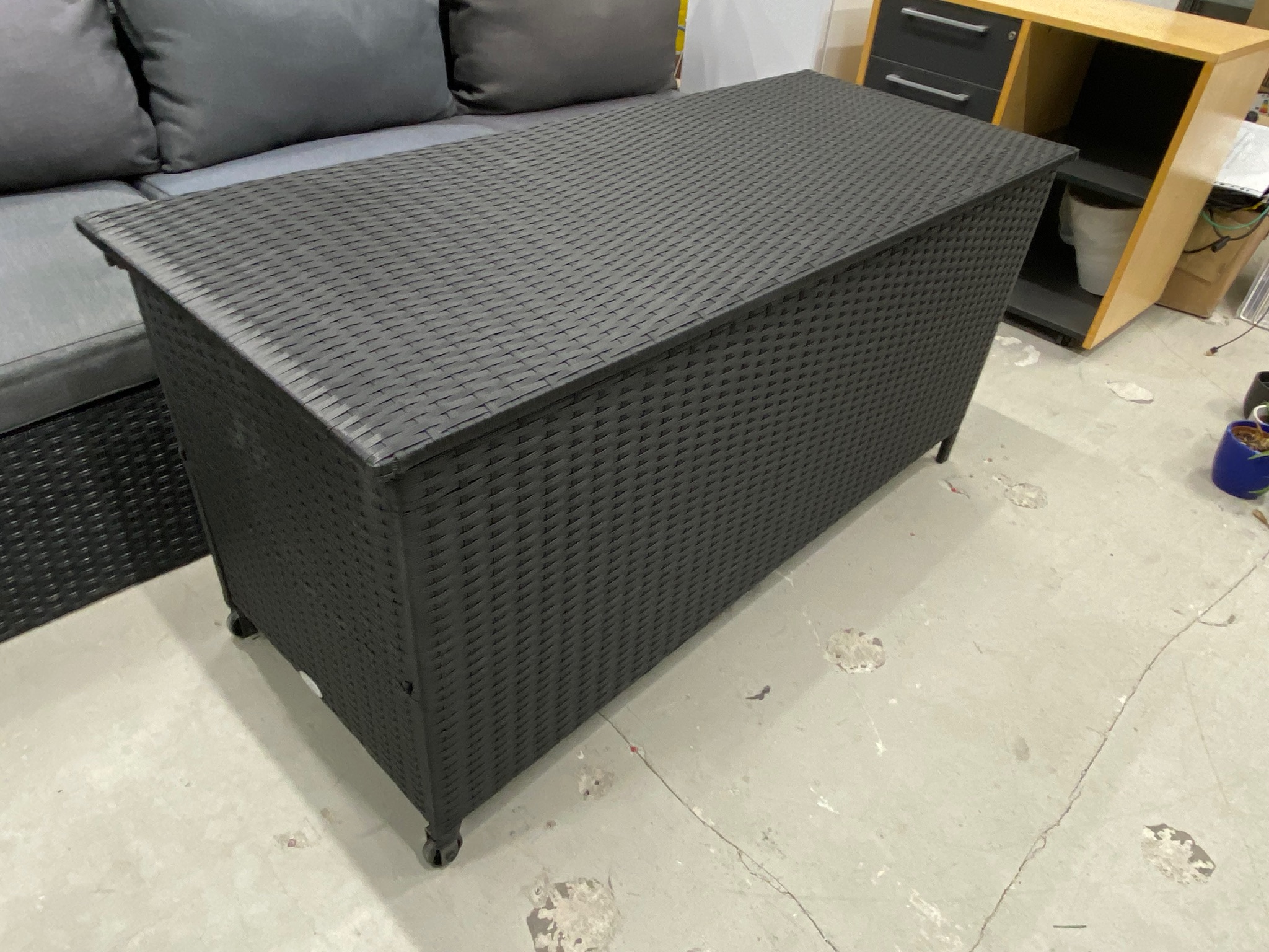 SELT / SOLD - Geymslubox 260L frá Byko