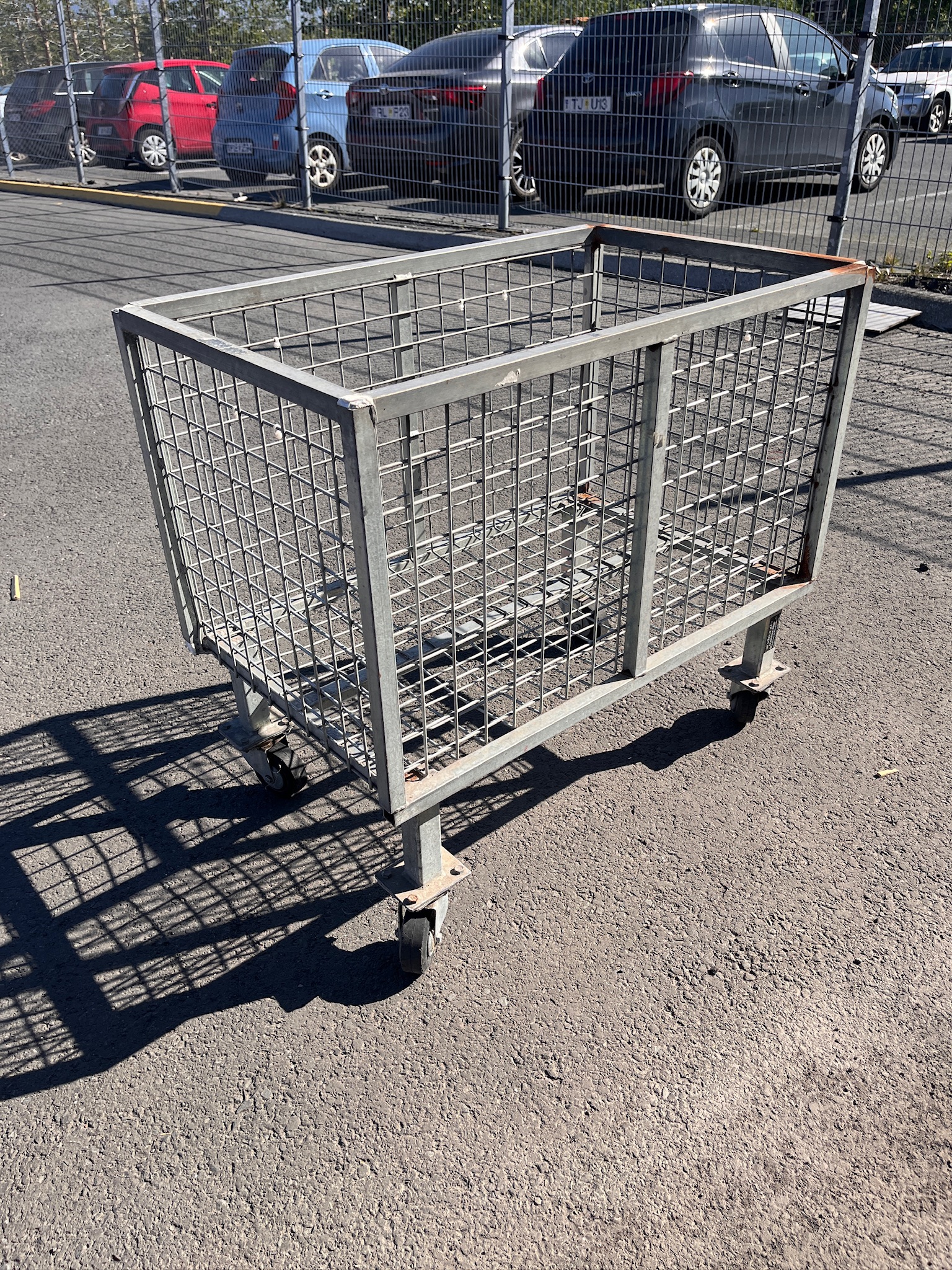 SELT / SOLD Serelle stálgrindarvagnar 11
