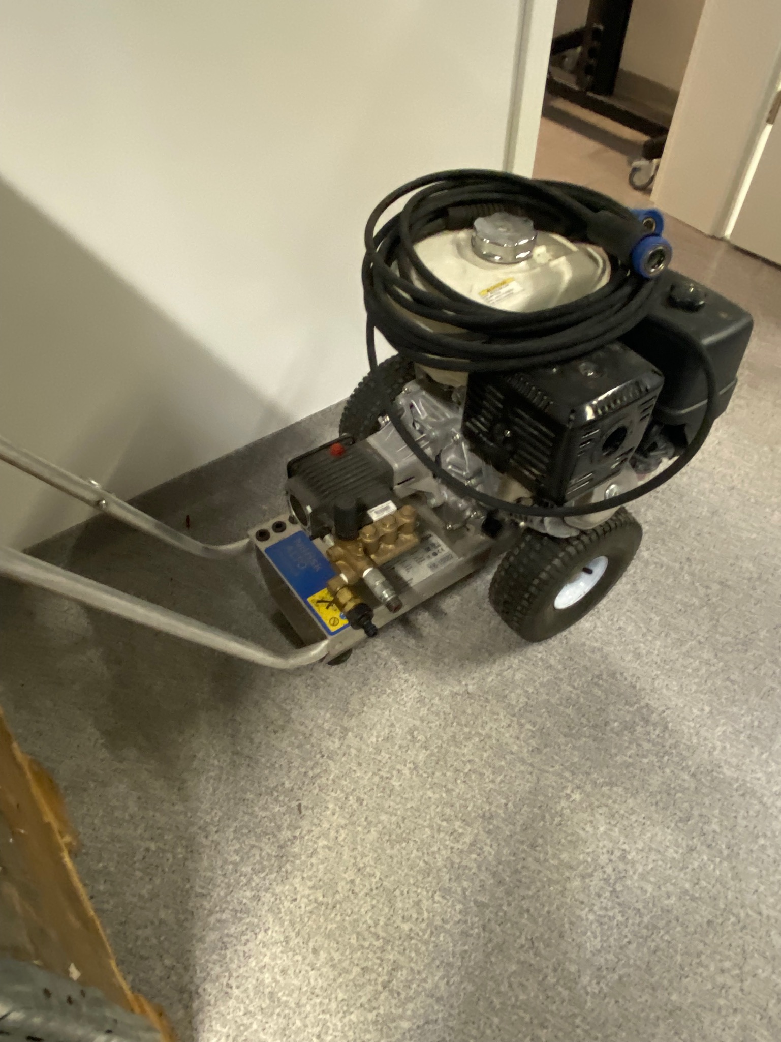 SELT / SOLD - Honda mótor - háþrýstidæla 4