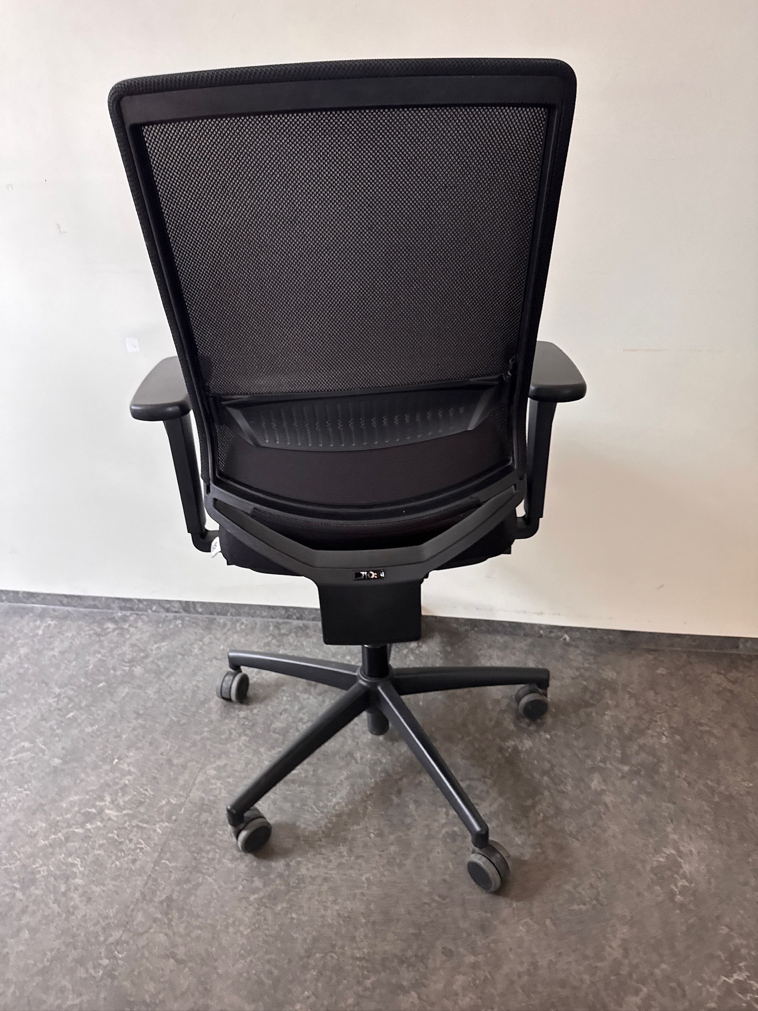 SELT / SOLD TIO Skrifborðsstólar frá Pennaum. ( 4 stk). 4