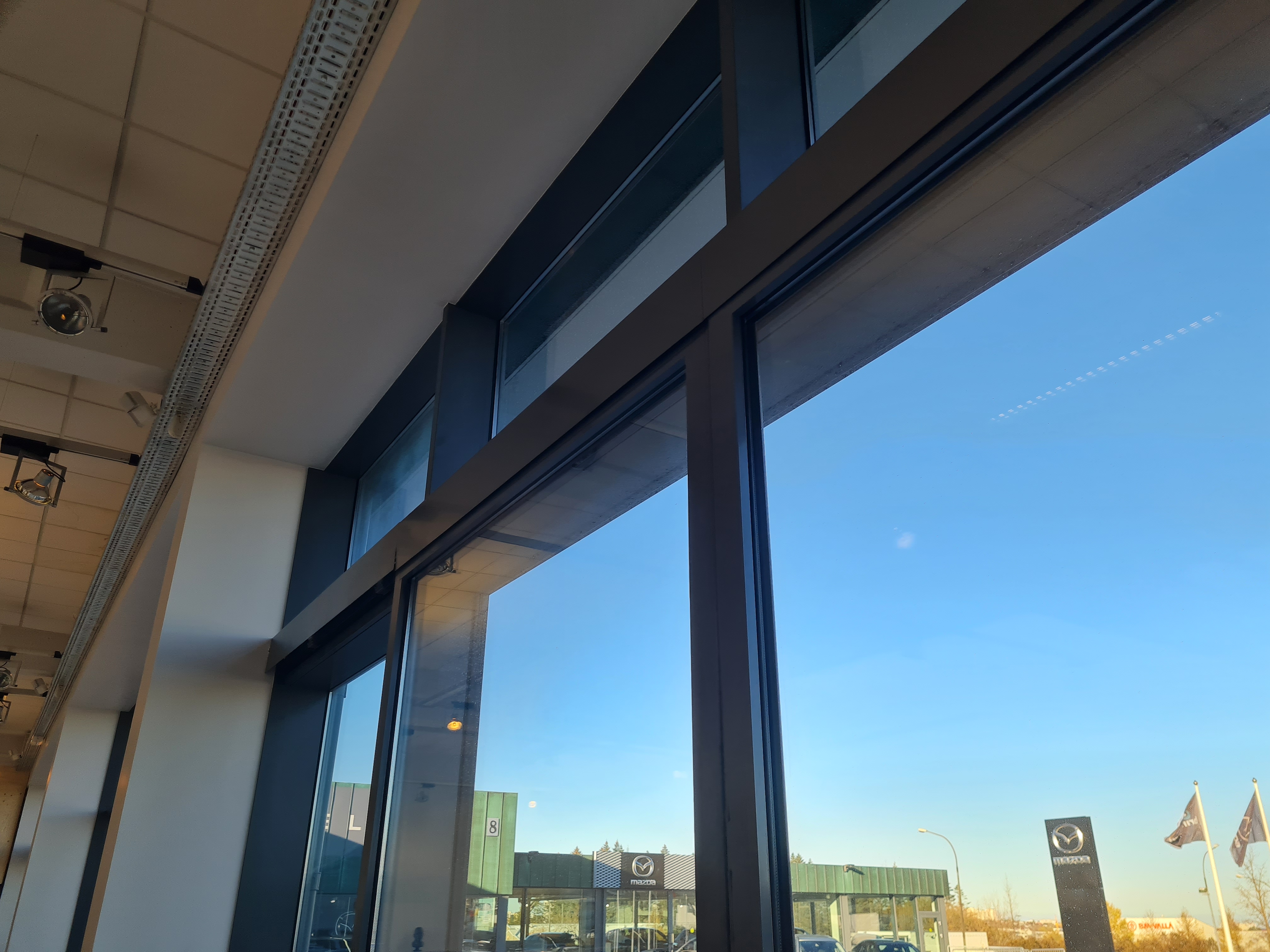 SELT / SOLD Vandaðir glerfrontar - glerrennihurðir - útihurðir 12