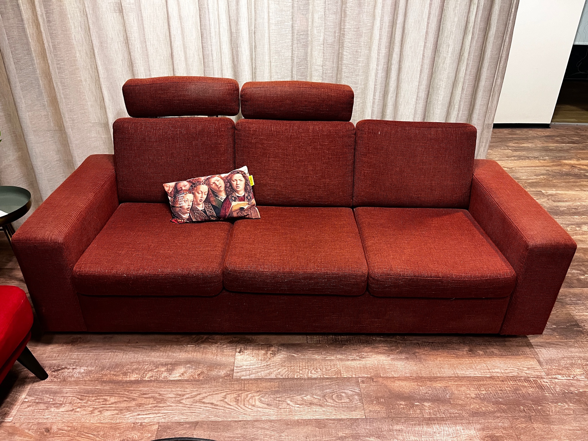 SELT / SOLD Sófi með höfuðpúða, 3ja sæta, B220 x D82 sm. 2