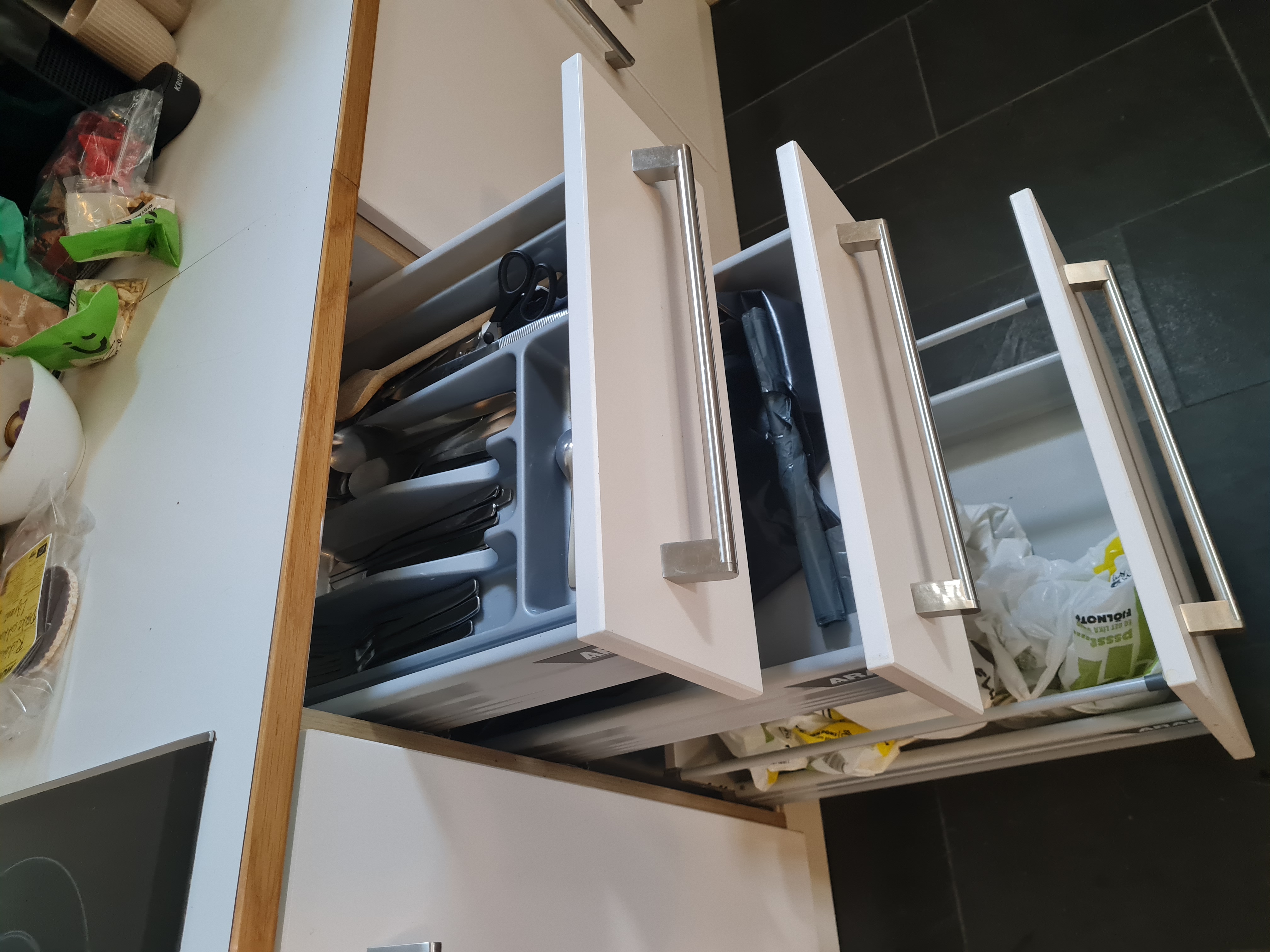 Selt - sold - B 360 sm Eldhúsinnrétting m.vaski og spanhellu 9