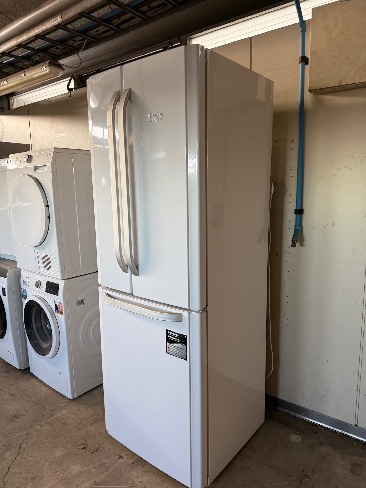 SELT / SOLD Hotpoint Ariston tvöfaldur kæliskápur með frysti 2