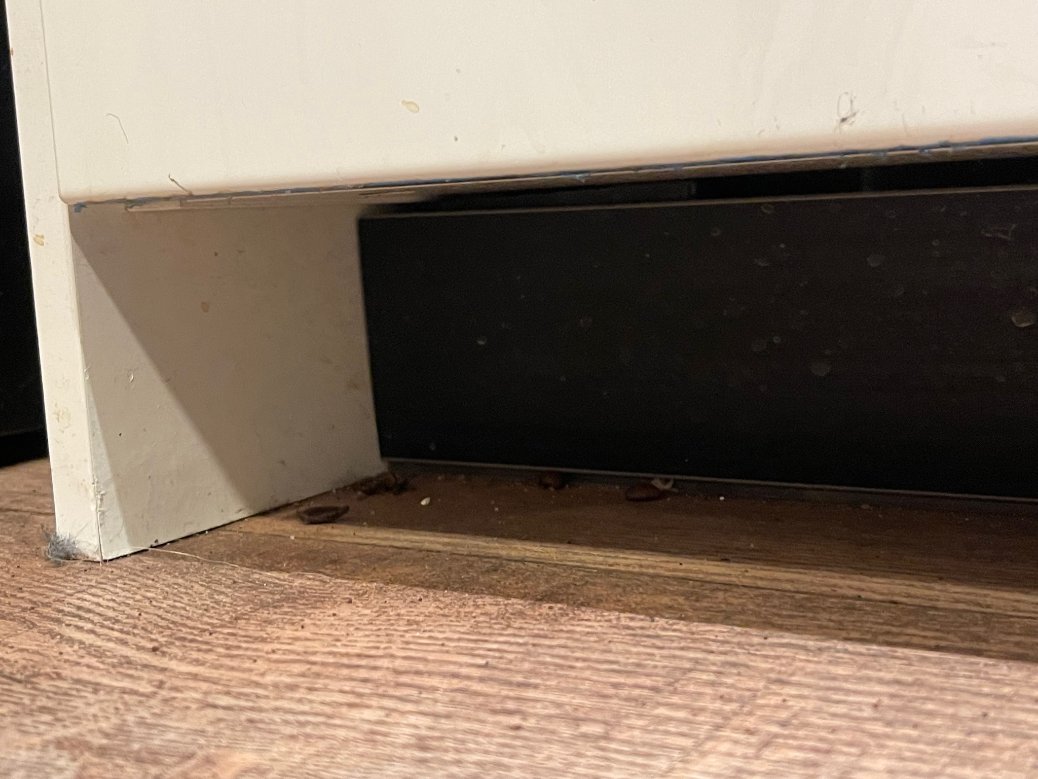 SELT / SOLD IKEA skápainnrétting, B244 x D63 x H92 sm. 8