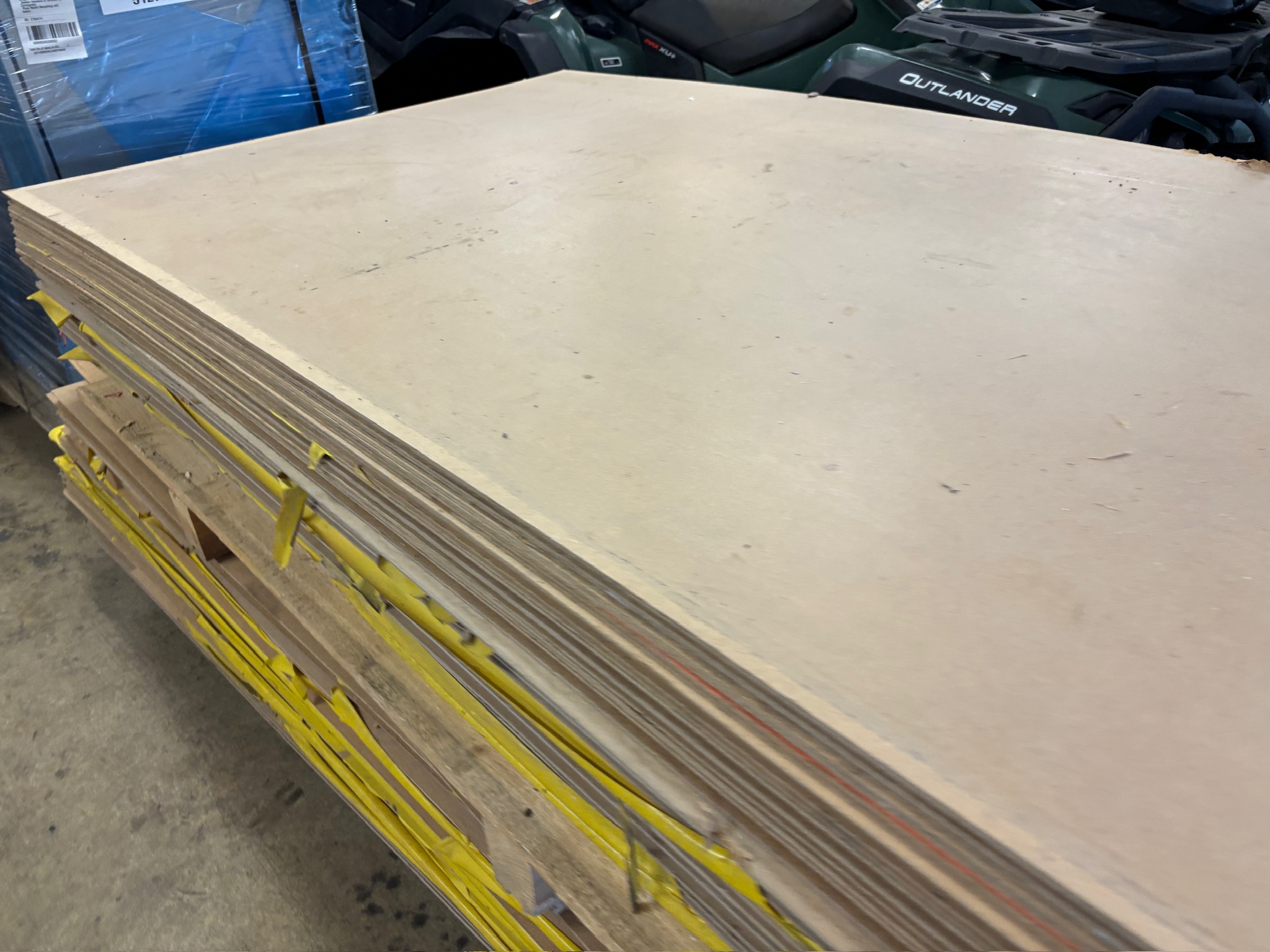 SELT / SOLD Masonitplötur H tex standard 3mm 275x122sm. (ca 465stk) 4