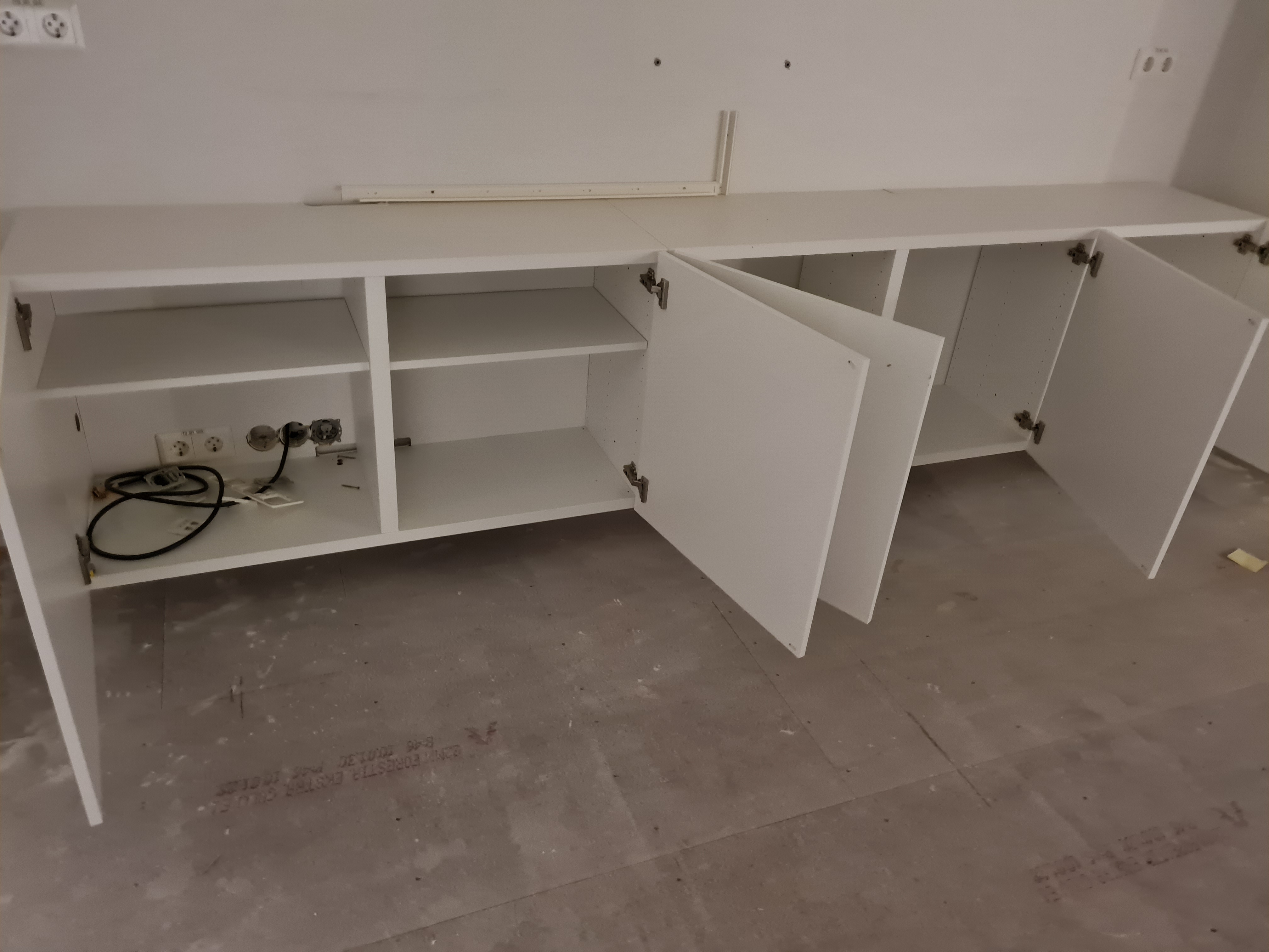 Selt - IKEA skápur 7