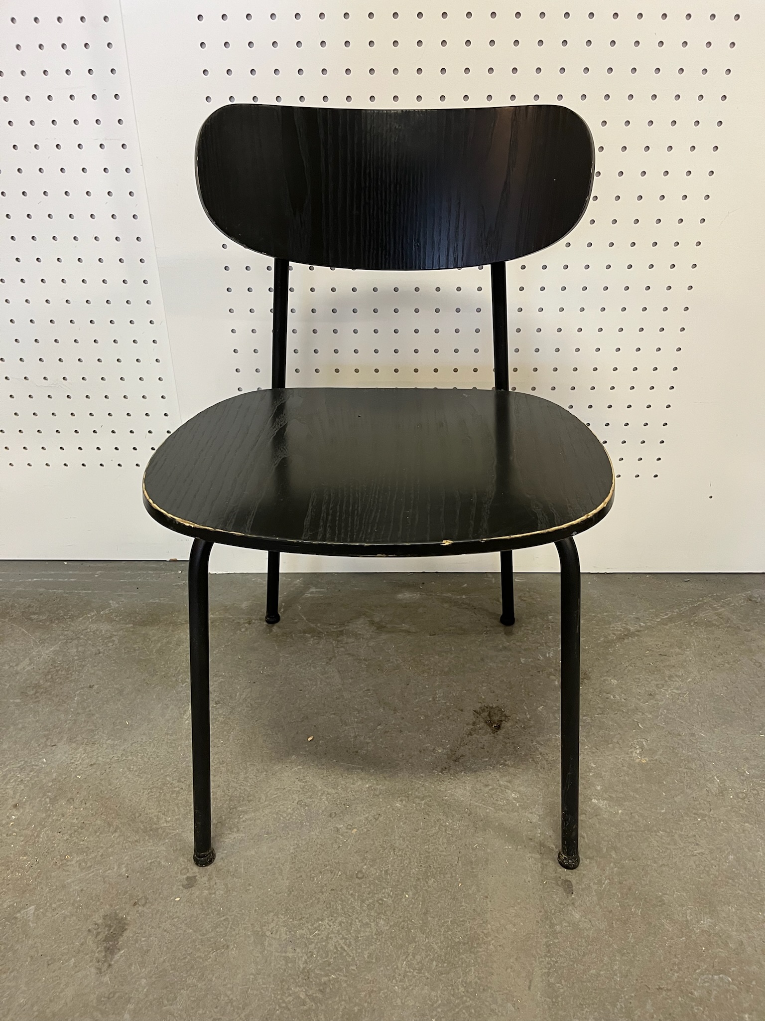 SELT / SOLD Viðarstóll frá Sólóhúsgögn (11 stk.) 2