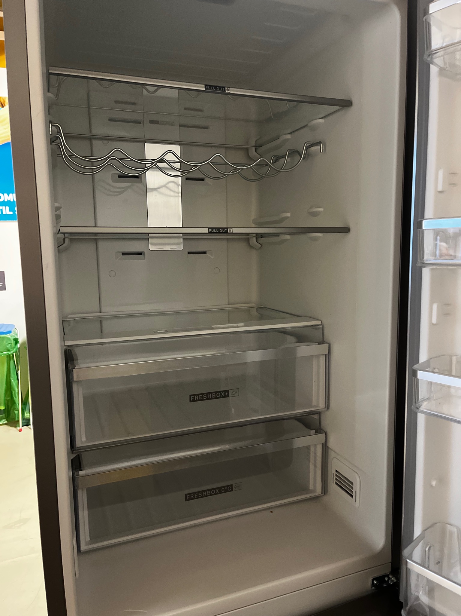 SELT / SOLD Whirlpool Kæliskápur með frysti 5