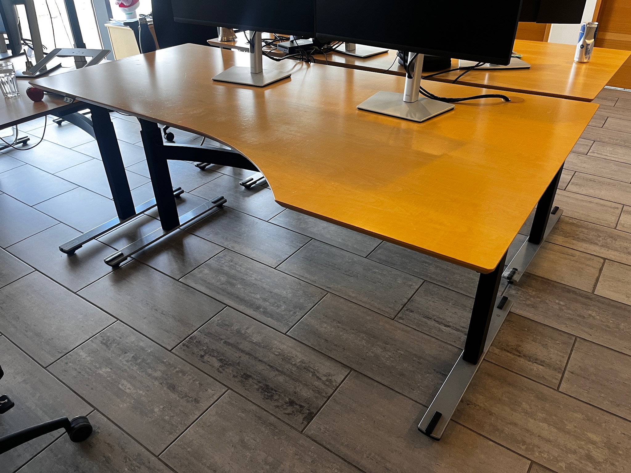 SELT / SOLD Dencon rafmagnsborð frá Pennanum