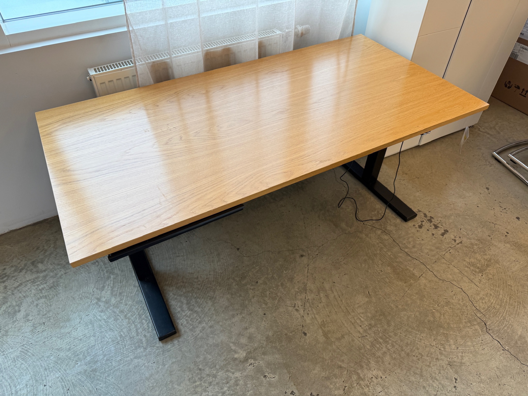 SELT / SOLD Duba B8 rafmagnsborð frá Pennanum, B160xD80sm. 5