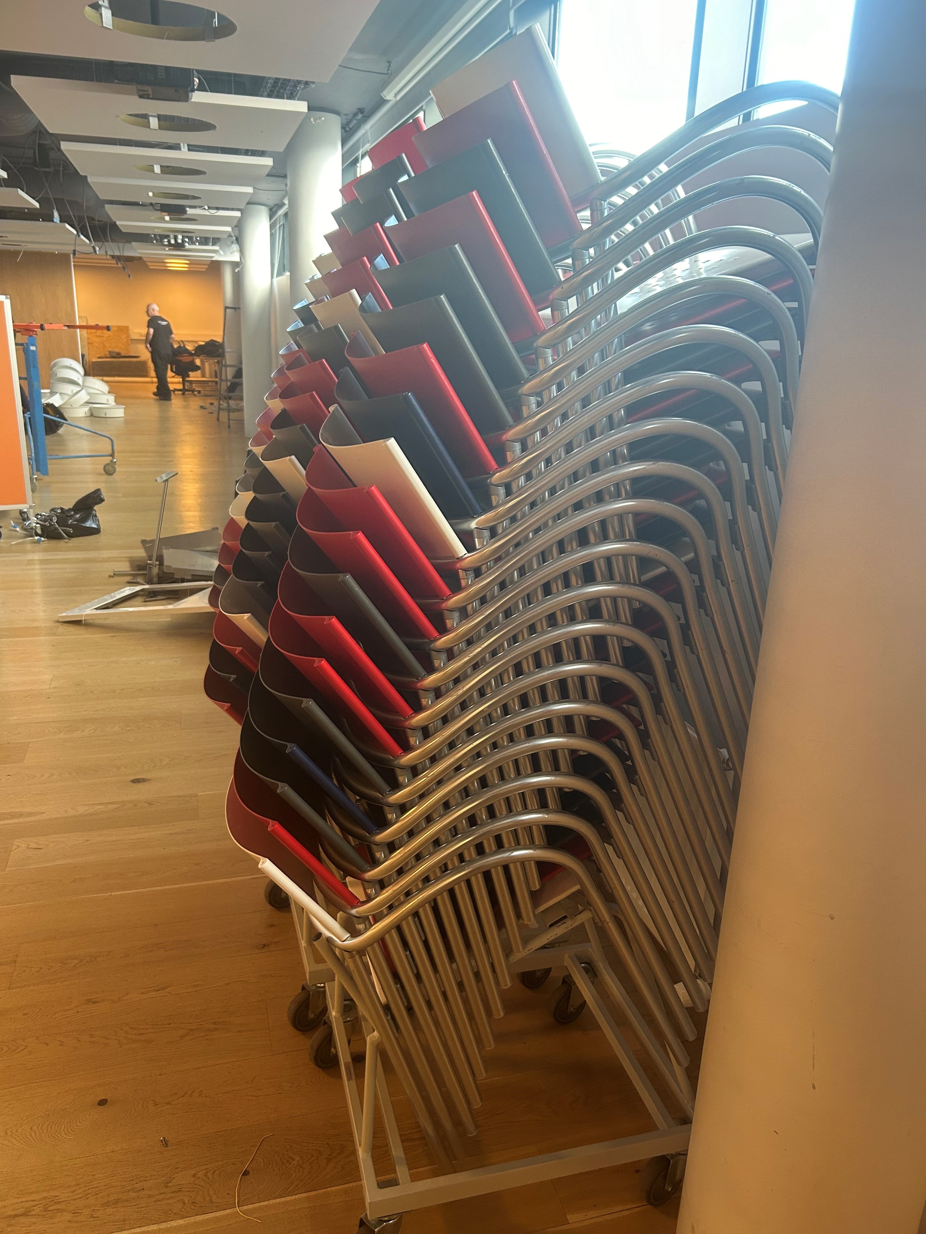 SELT / SOLD Vandaðir sterkbyggðir stólar, eldhússtólar, mötuneytisstólar 3