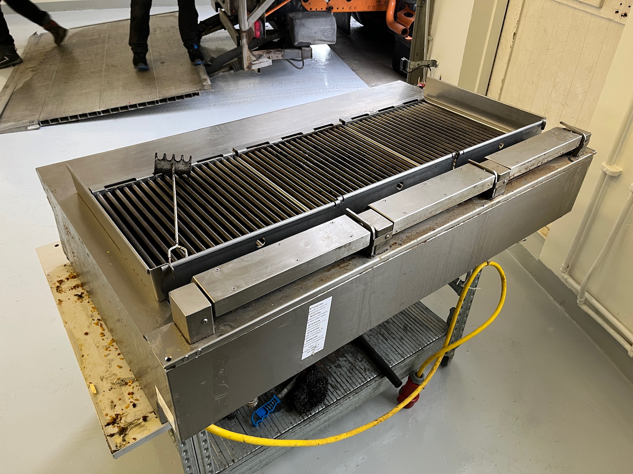 SELT / SOLD Zanussi 700 EVO broiler / grill frá ProGastro, B120 x D73 x H34 sm. 4