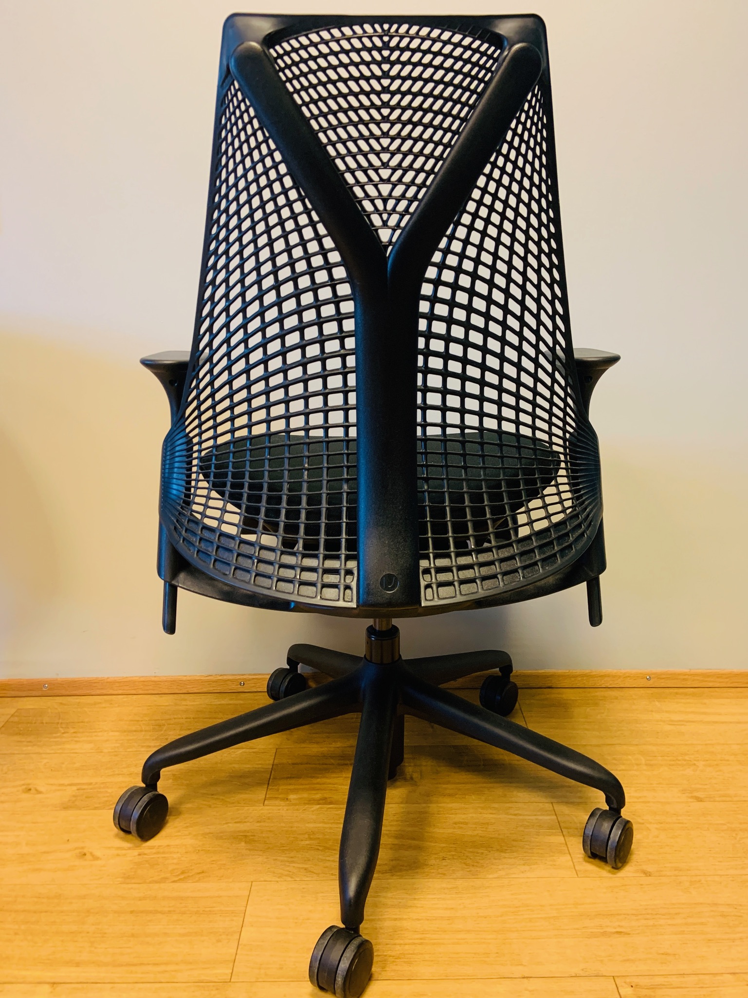 SELT / SOLD Herman Miller Sayl frá Pennanum 4