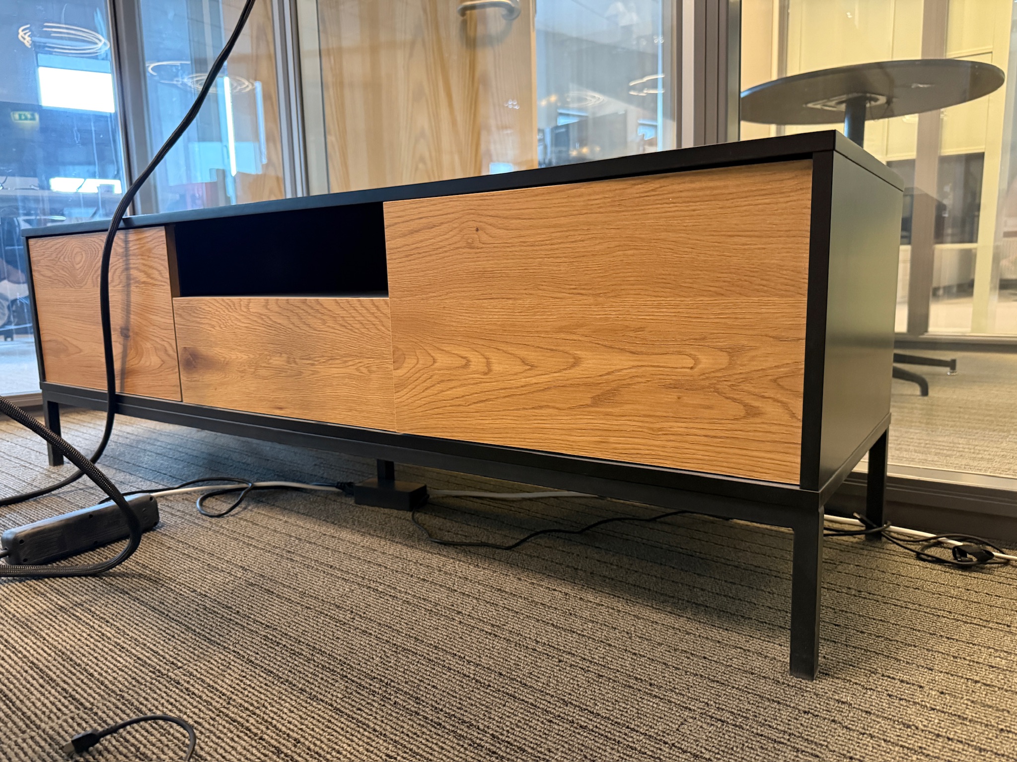 SELT / SOLD Sjónvarpsskenkur frá Dorma 4