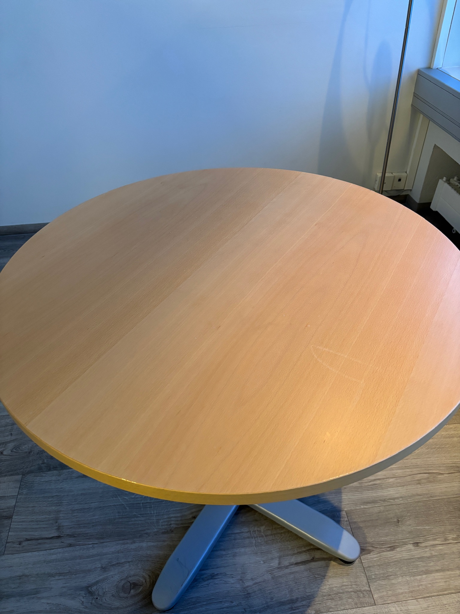 SELT / SOLD Hringborð, Ø80 x H74 sm. 2