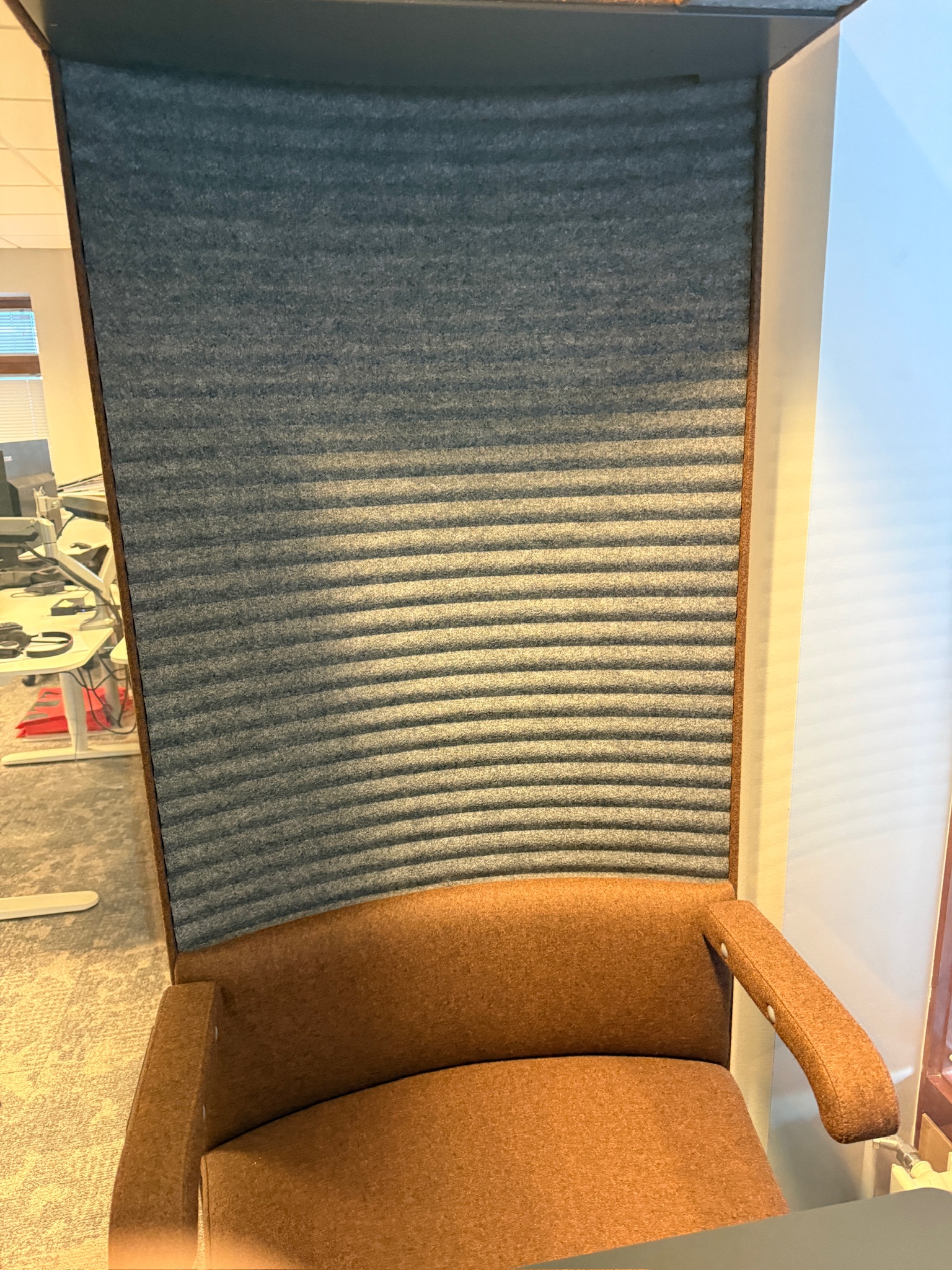 SELT / SOLD EvaVaara Design 2 manna hljóðvistarrými 5